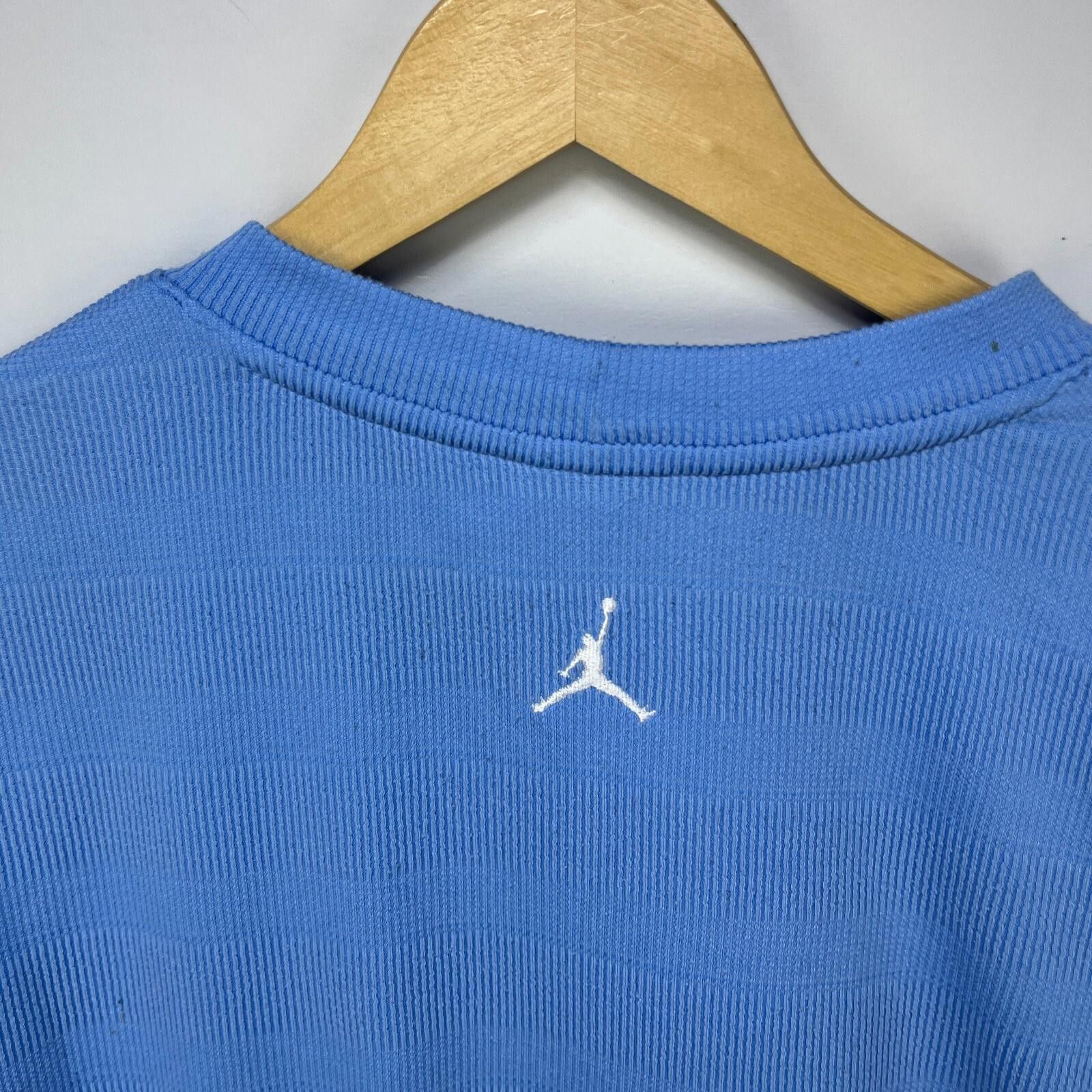 Jordan Brand Vintage Y2K Air Jordan Big Logo Nike Baggy Shirt XL Size US XL / EU 56 / 4 - 11 Thumbnail