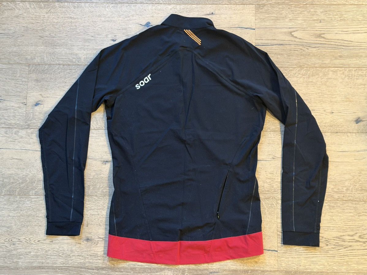 SOAR Running SOAR Running x MR PORTER X-Line Tempo Top Small Rare Collab Size US S / EU 44-46 / 1 - 7 Thumbnail