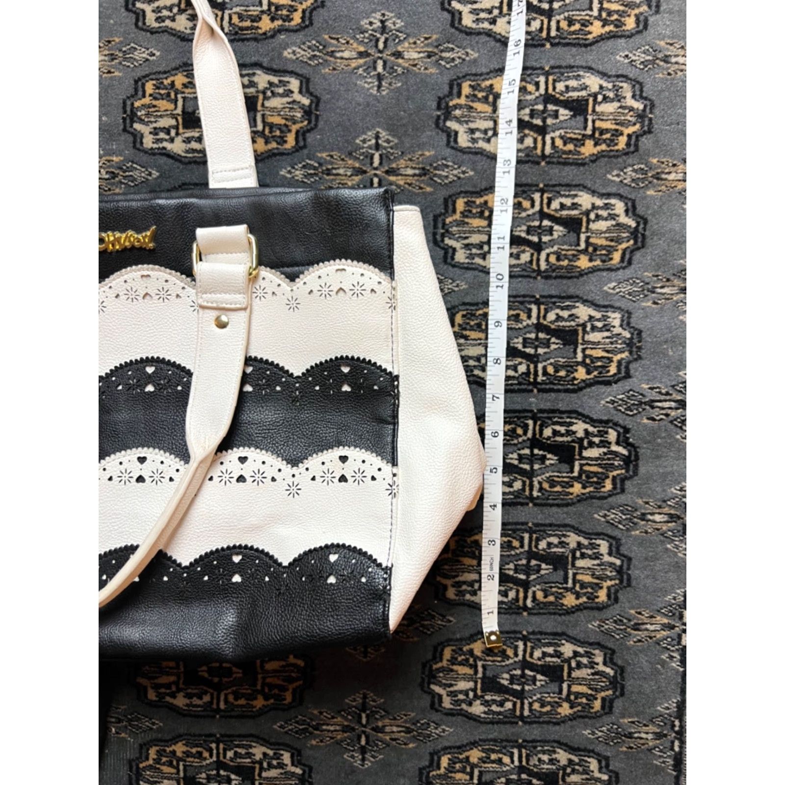 Betsey Johnson VINTAGE Betsey Johnson Leather Purse Women Purse Black White Size ONE SIZE - 6 Thumbnail