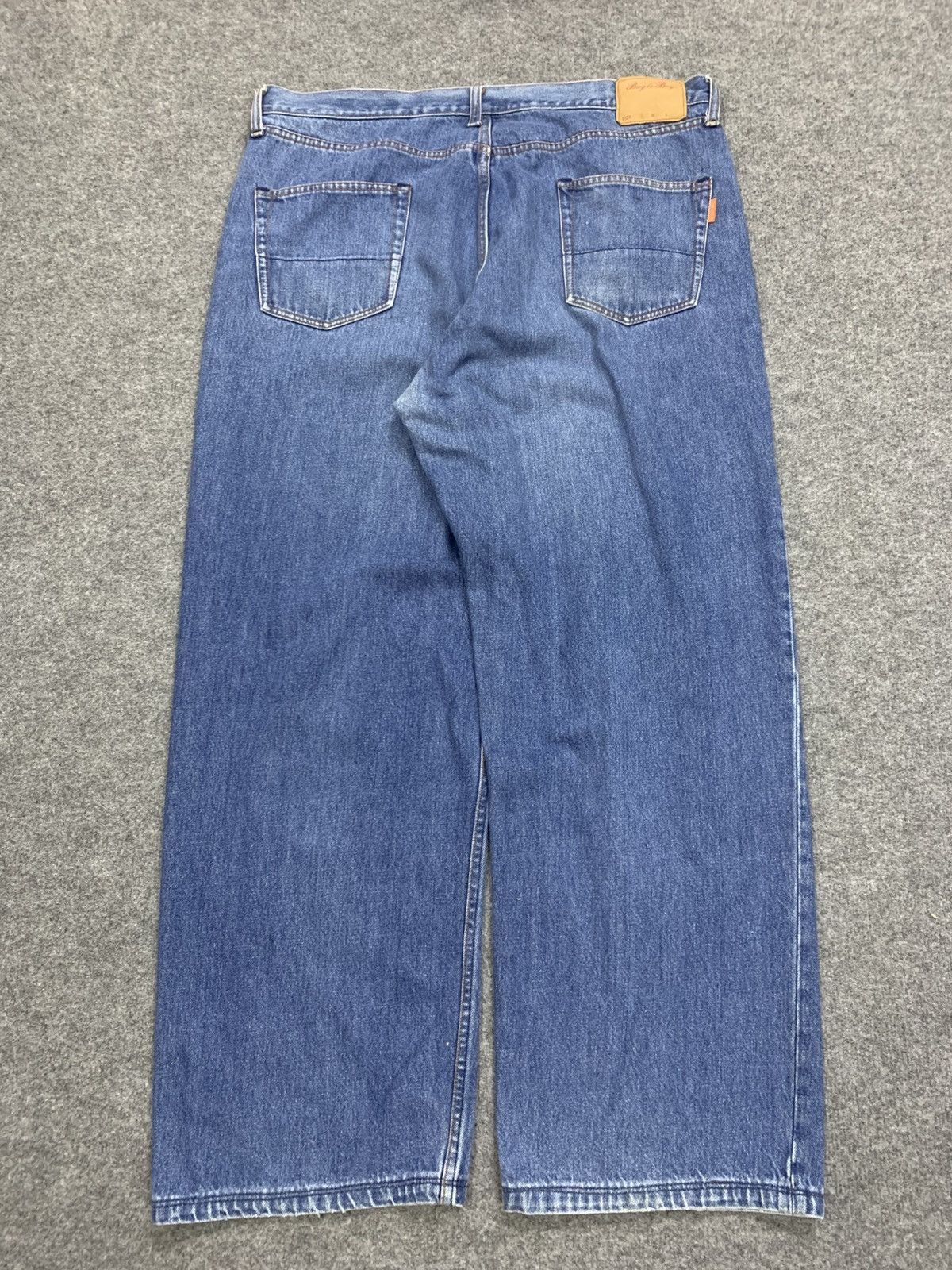 Bugle Boy BAGGY BUGLE BOY JEANS. Size US 37 - 2 Thumbnail