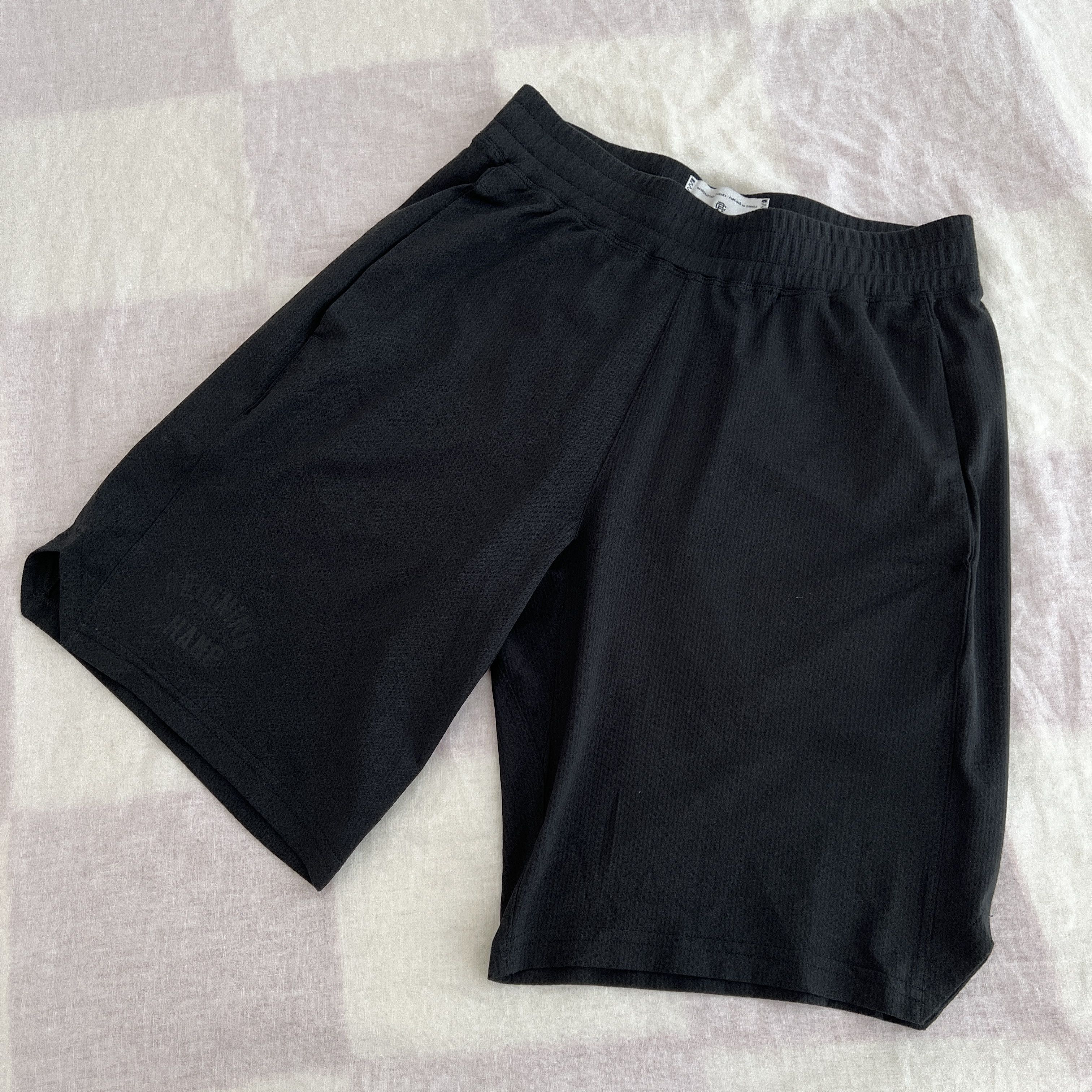 Reigning Champ Logo Gym Basketball Shorts Black Size US 28 / EU 44 - 1 Thumbnail