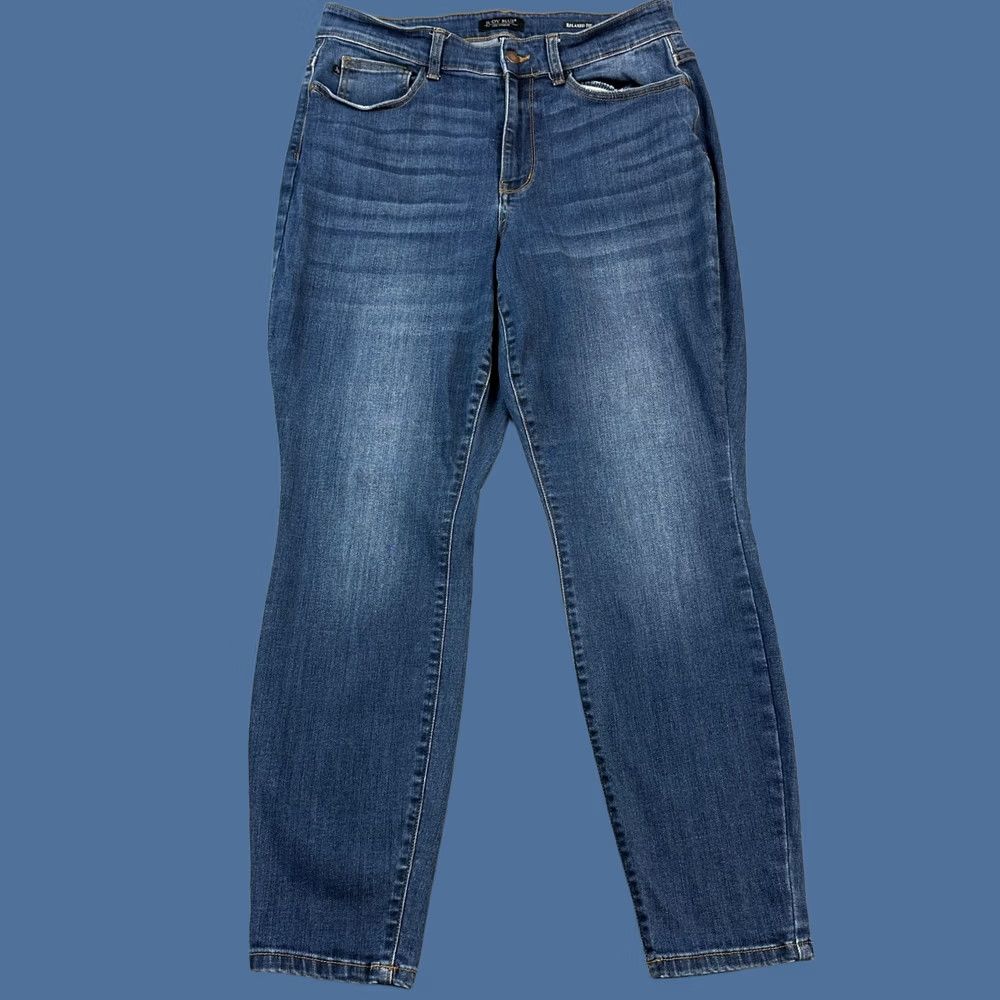 Denime Judy Blue Jeans Women’s 16W Blue Medium Wash Denim Relaxed Fit Stretch Casual Shirt? Size 24" / US 00 / IT 34 - 1 Thumbnail
