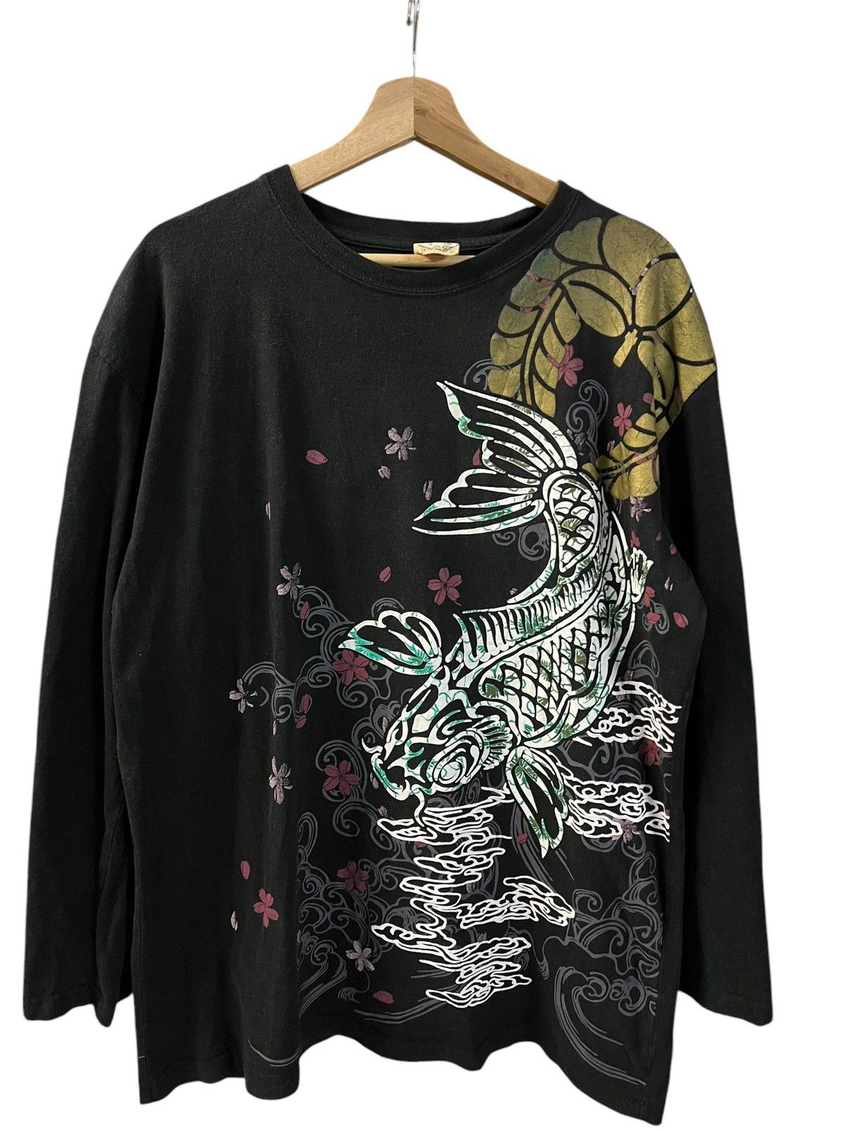 Japanese Brand VINTAGE SUKAJAN SOUVENIR FISH KOI TSHIRT L/S Size US L / EU 52-54 / 3 - 1 Thumbnail