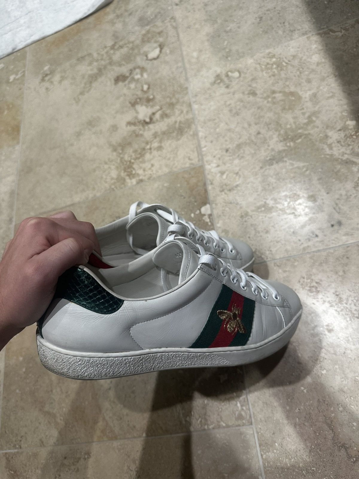 Gucci MEN'S GUCCI BEE SNEAKER WITH EMBROIDERY Size US 11 / EU 44 - 1 Thumbnail