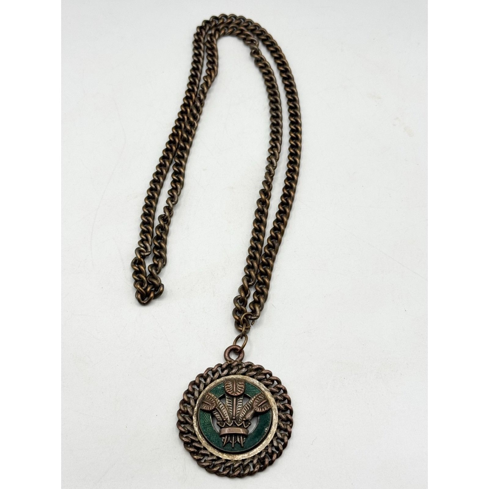 Vintage Estate vintage green enamel crown feather pendant necklace Size ONE SIZE - 1 Thumbnail