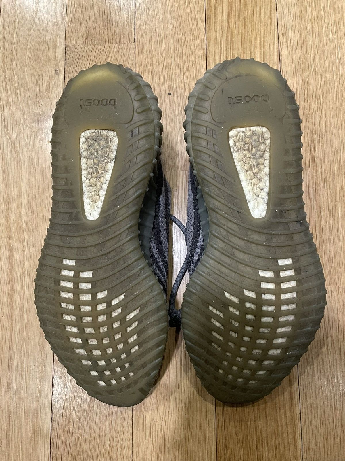Yeezy Adidas Yeezy Boost 350 V2 Beluga 2.0 2017 Kanye Size US 10 / EU 43 - 2 Thumbnail