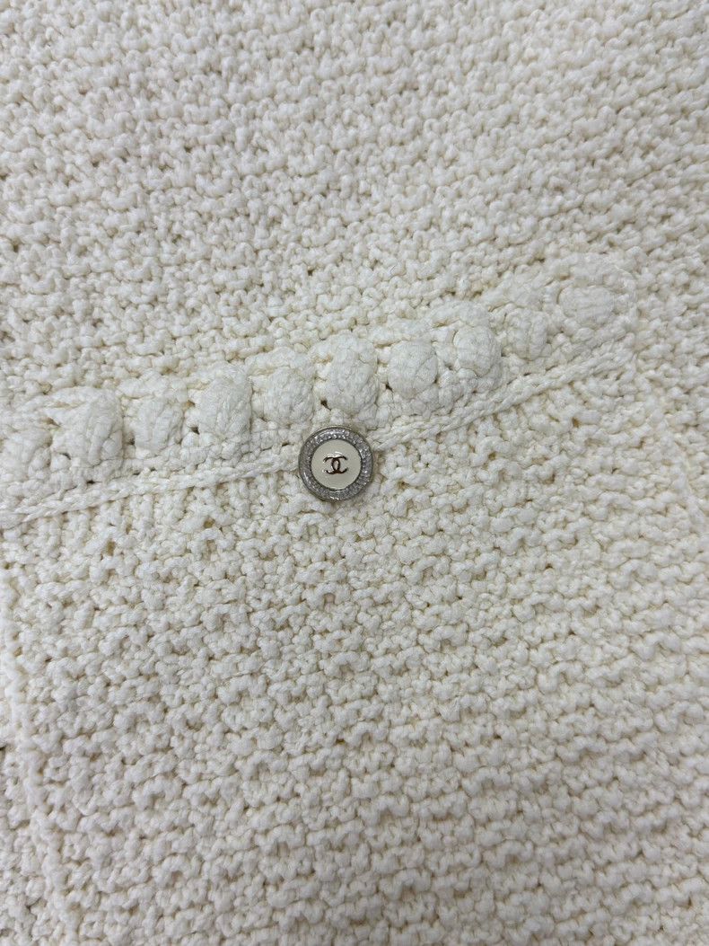 Chanel chanel White knitted vest jacket Size XXS / US 00 / IT 34 - 2 Thumbnail