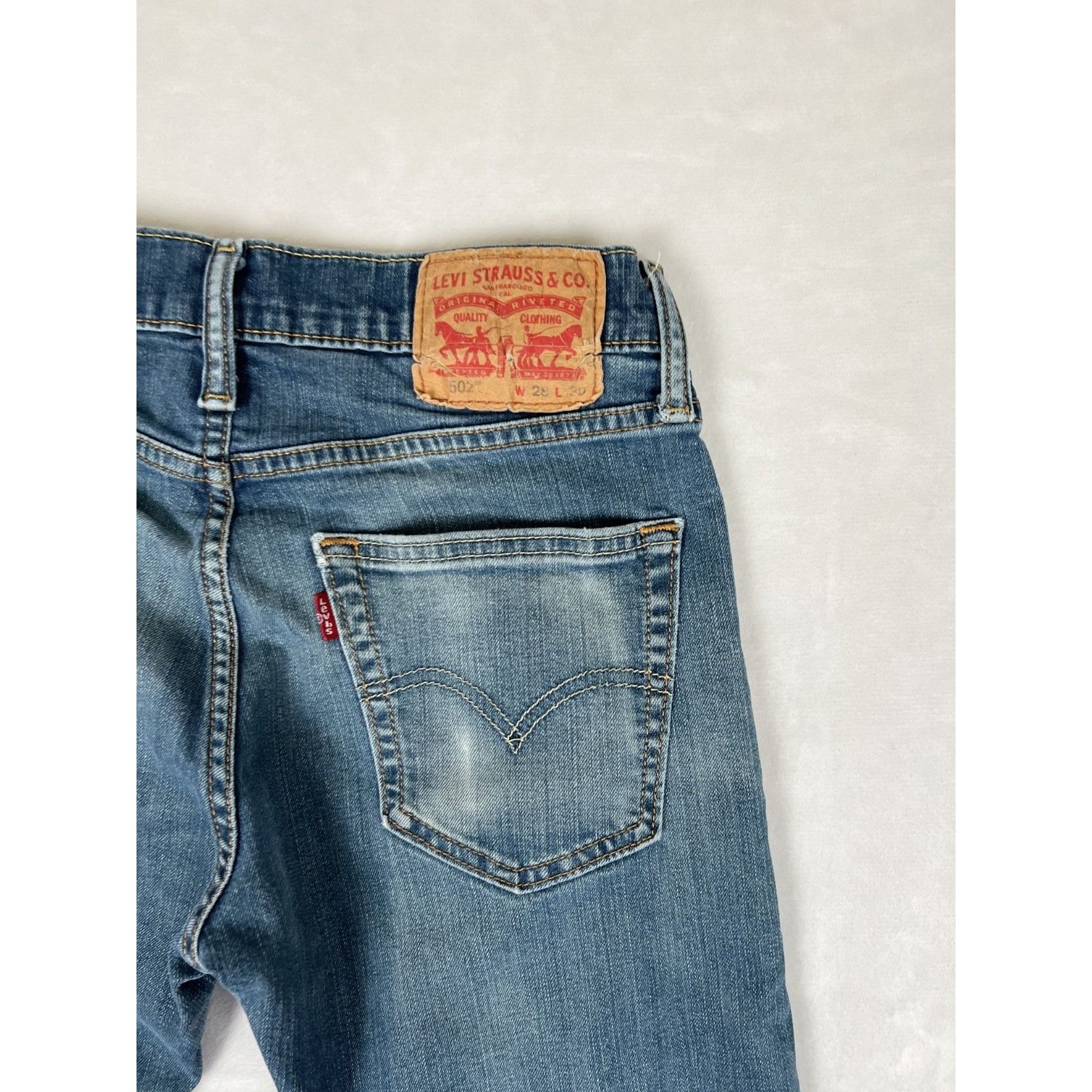 Levi's Levi’s 502 Blue Denim Jeans Size 28x28 Medium Wash Size US 28 / EU 44 - 7 Thumbnail