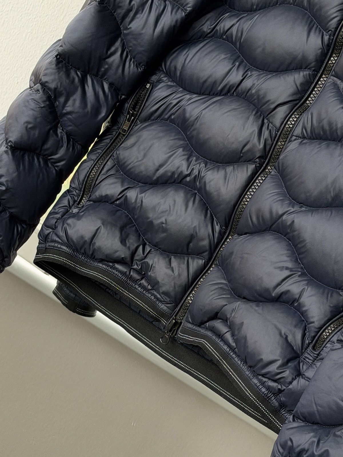 Eddie Bauer Blauer USA Men's Wave Down puffer Jacket size M Size US M / EU 48-50 / 2 - 4 Thumbnail