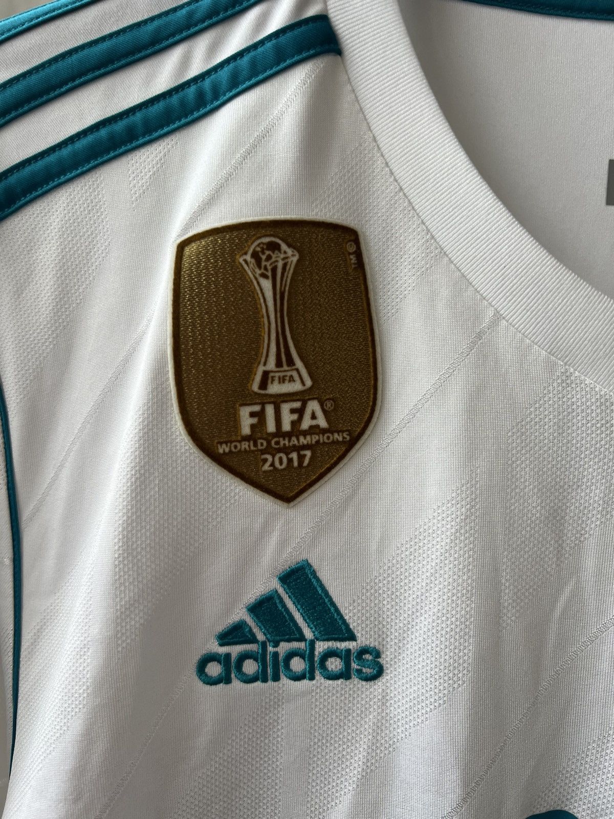 Adidas 2017/18 REAL MADRID #7 RONALDO HOME SOCCER JERSEY SHIRT M Size US M / EU 48-50 / 2 - 7 Thumbnail