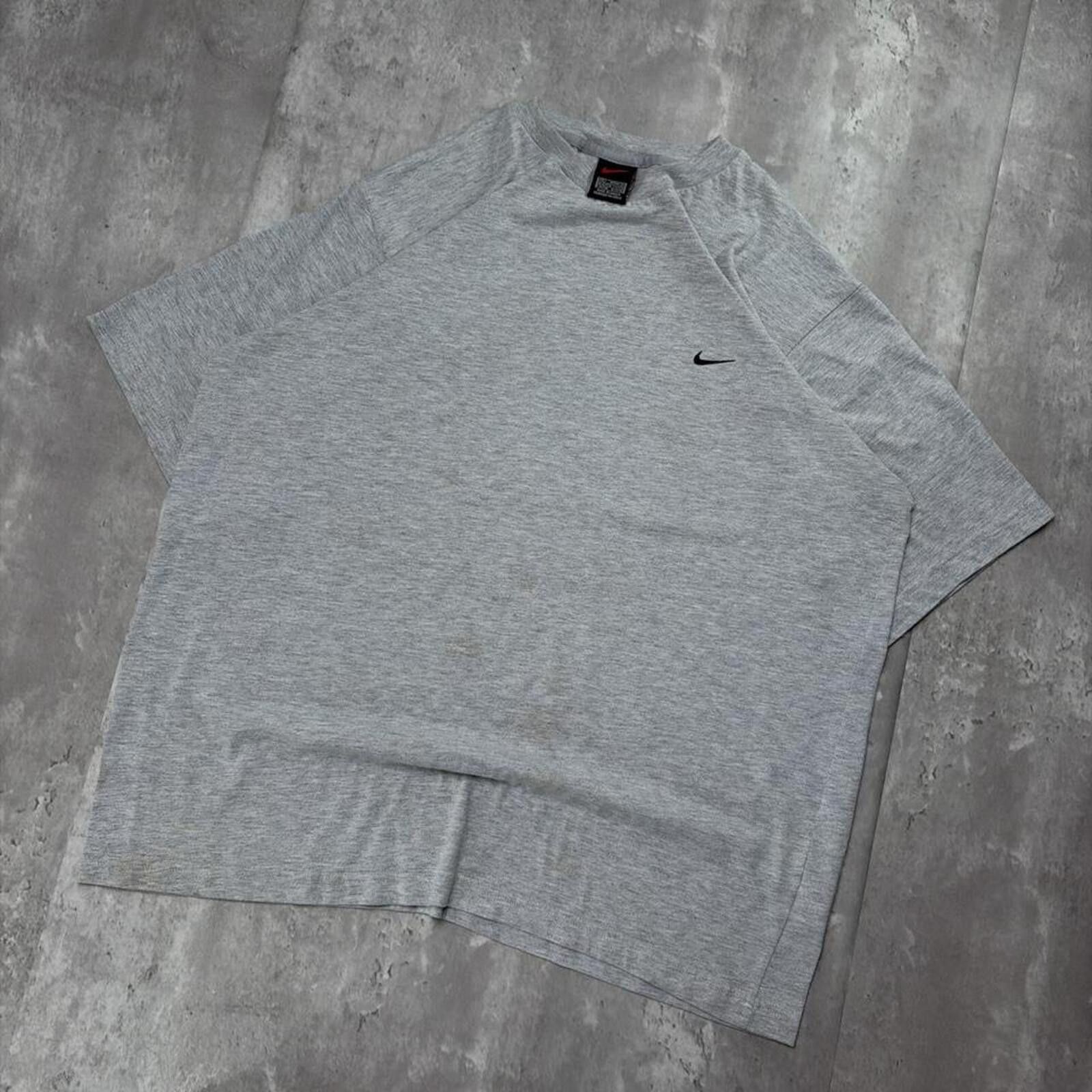 Nike Vintage 90’s Grey Nike Mini Swoosh Distressed Skater T-Shirt Size US L / EU 52-54 / 3 - 2 Thumbnail