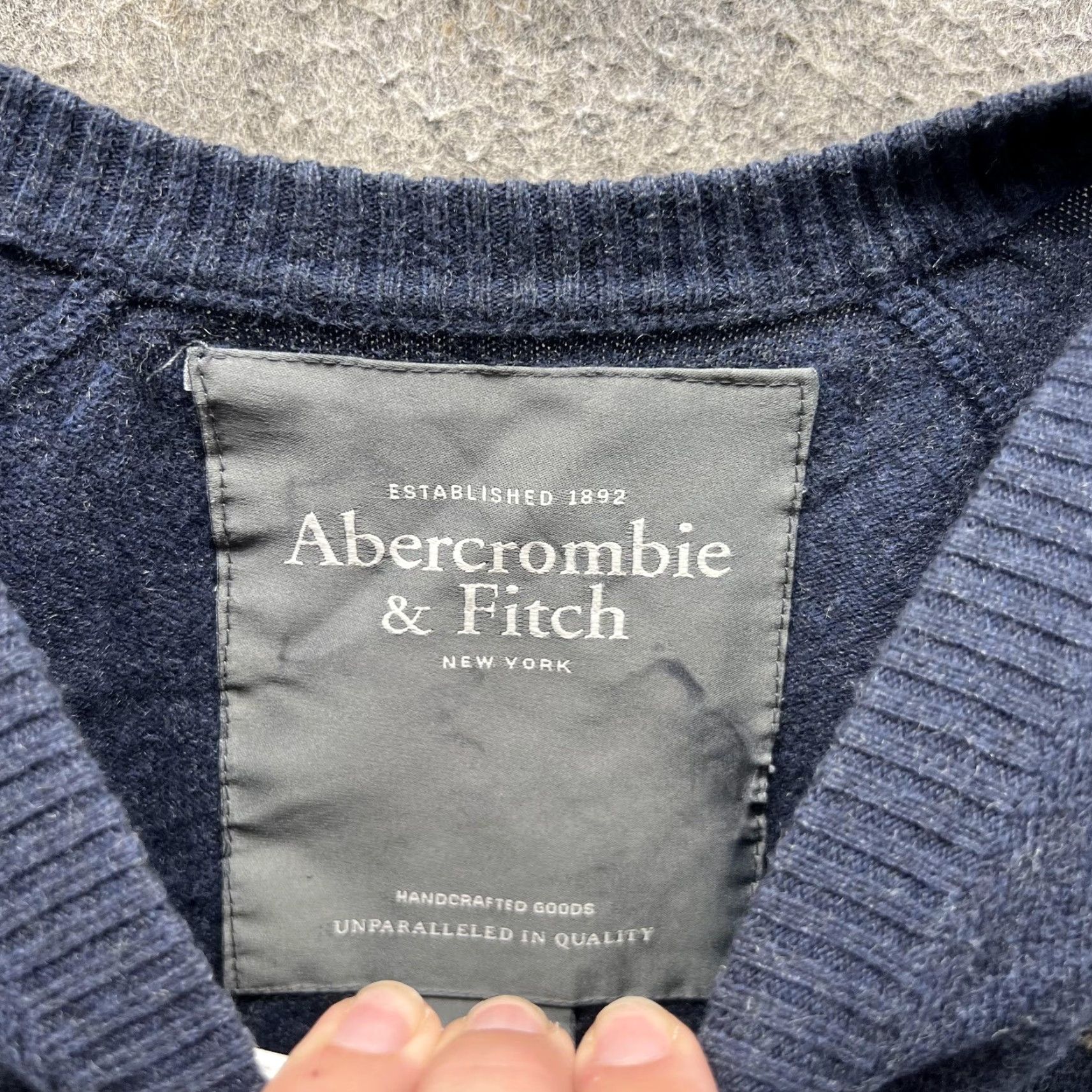 Abercrombie & Fitch Abercrombie & Fitch Sweater Mens Small Blue Cotton V-Neck Pullover Moose Logo Size US S / EU 44-46 / 1 - 2 Thumbnail