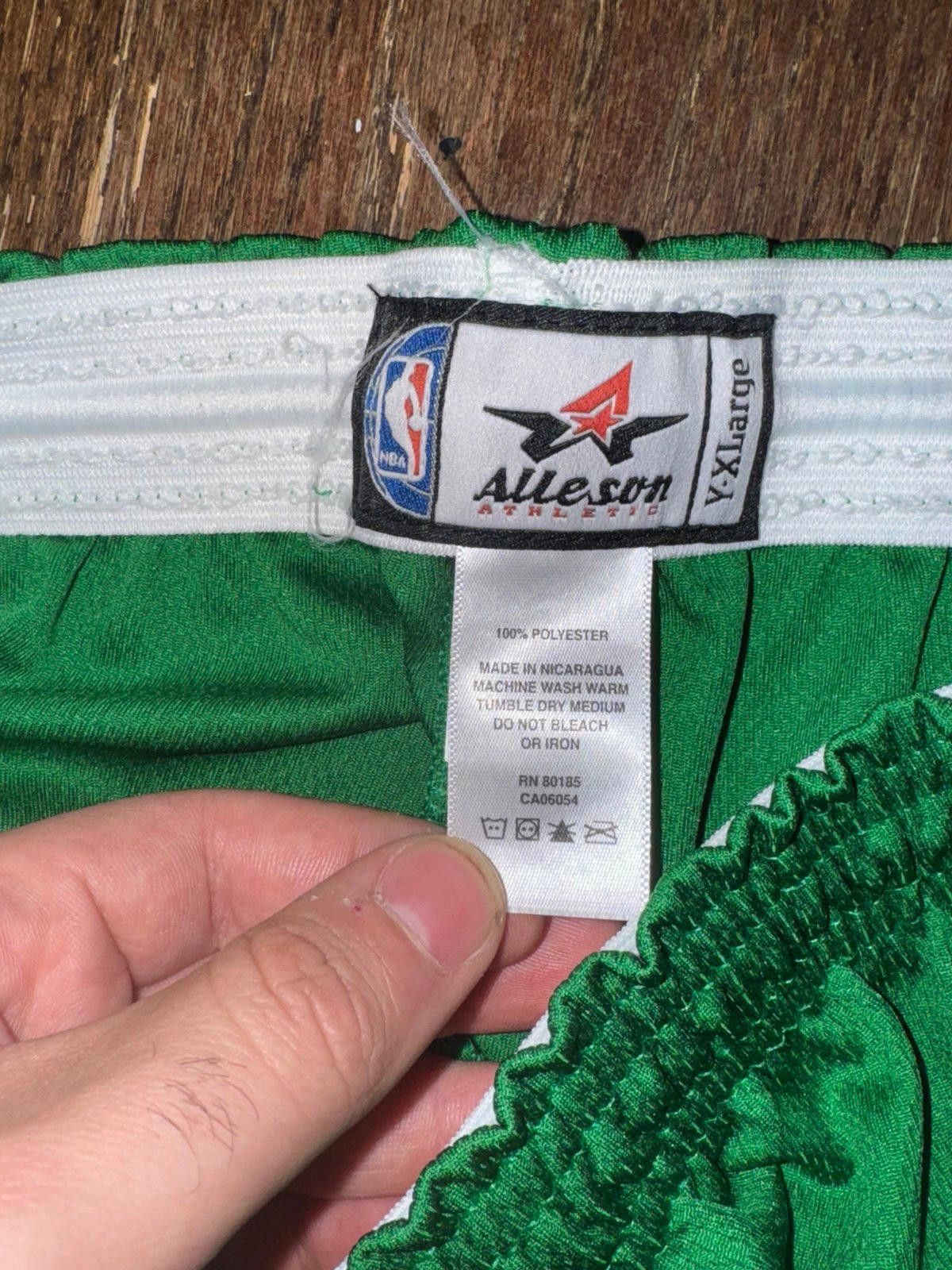 NBA Vintage Y2K NBA Boston Celtics Shorts Men’s Sz S Rare 90s Size US 30 / EU 46 - 5 Thumbnail