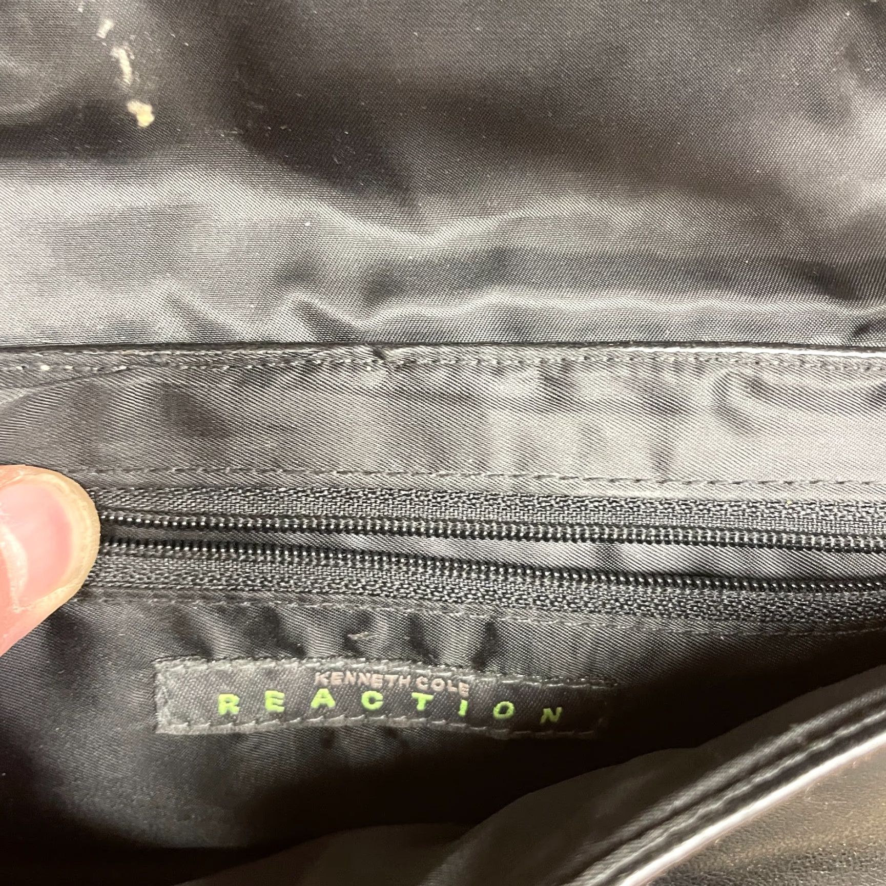 Vintage VINTAGE Kenneth Cole Reaction Shoulder Bag Black 90s Retro Convertible Satchel Womens Small Size ONE SIZE - 6 Thumbnail