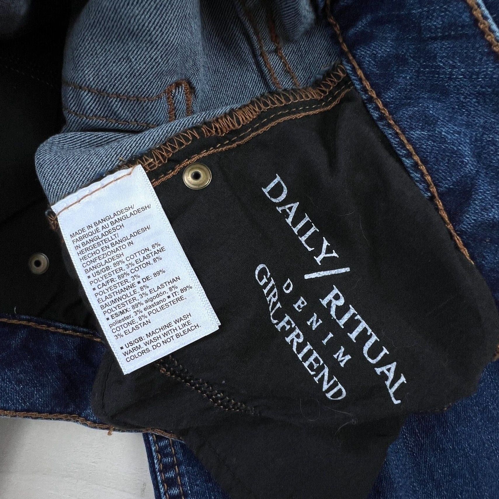 Vintage Daily Ritual Women's 27 Medium Wash Mid Rise Cropped Jeans Blue Frayed Hem Size 27" / US 4 / IT 40 - 5 Thumbnail