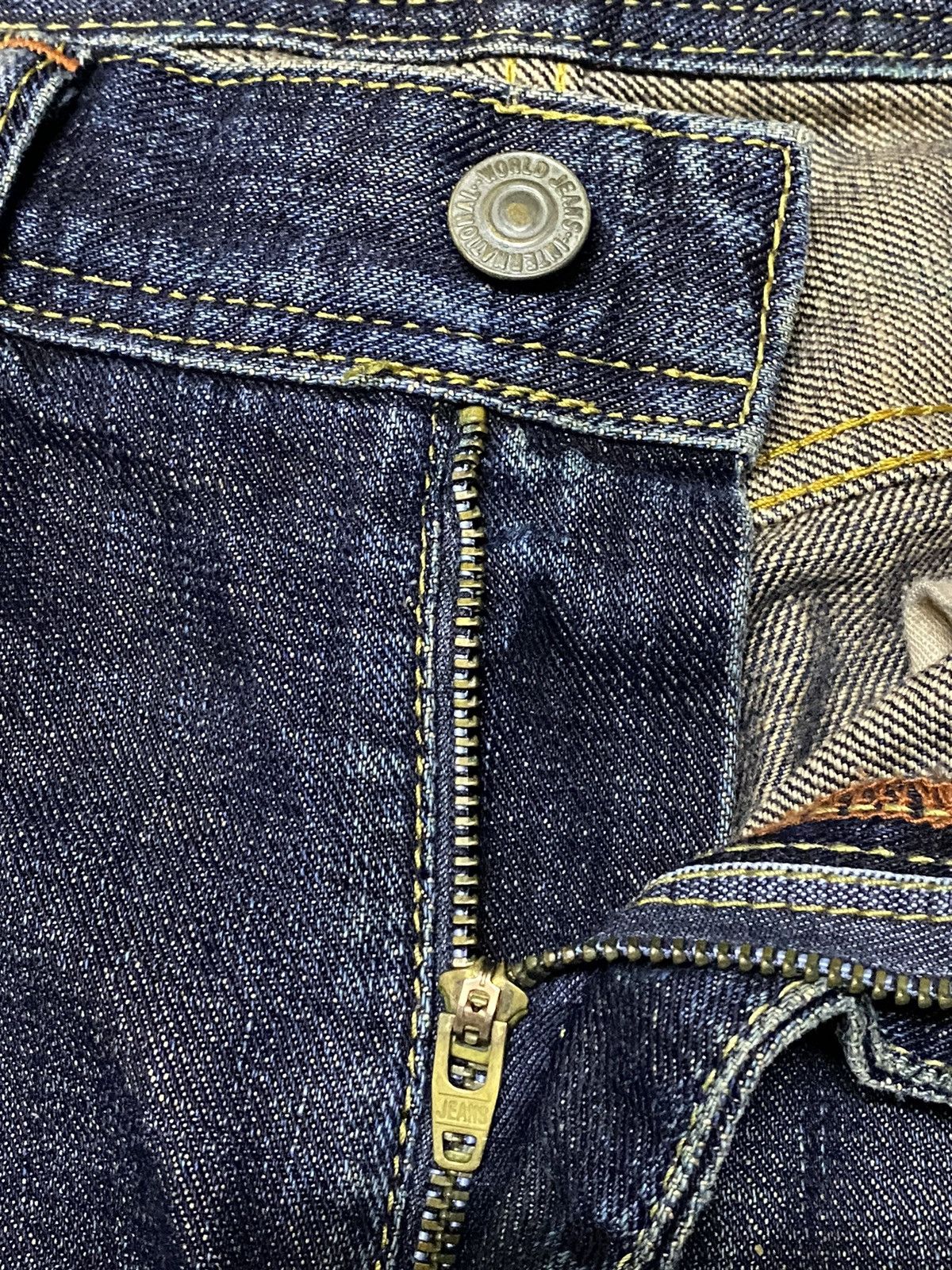 Japanese Brand Vintage Japanese Brand Blues Faded Loose Denim Jeans Size US 33 - 13 Thumbnail
