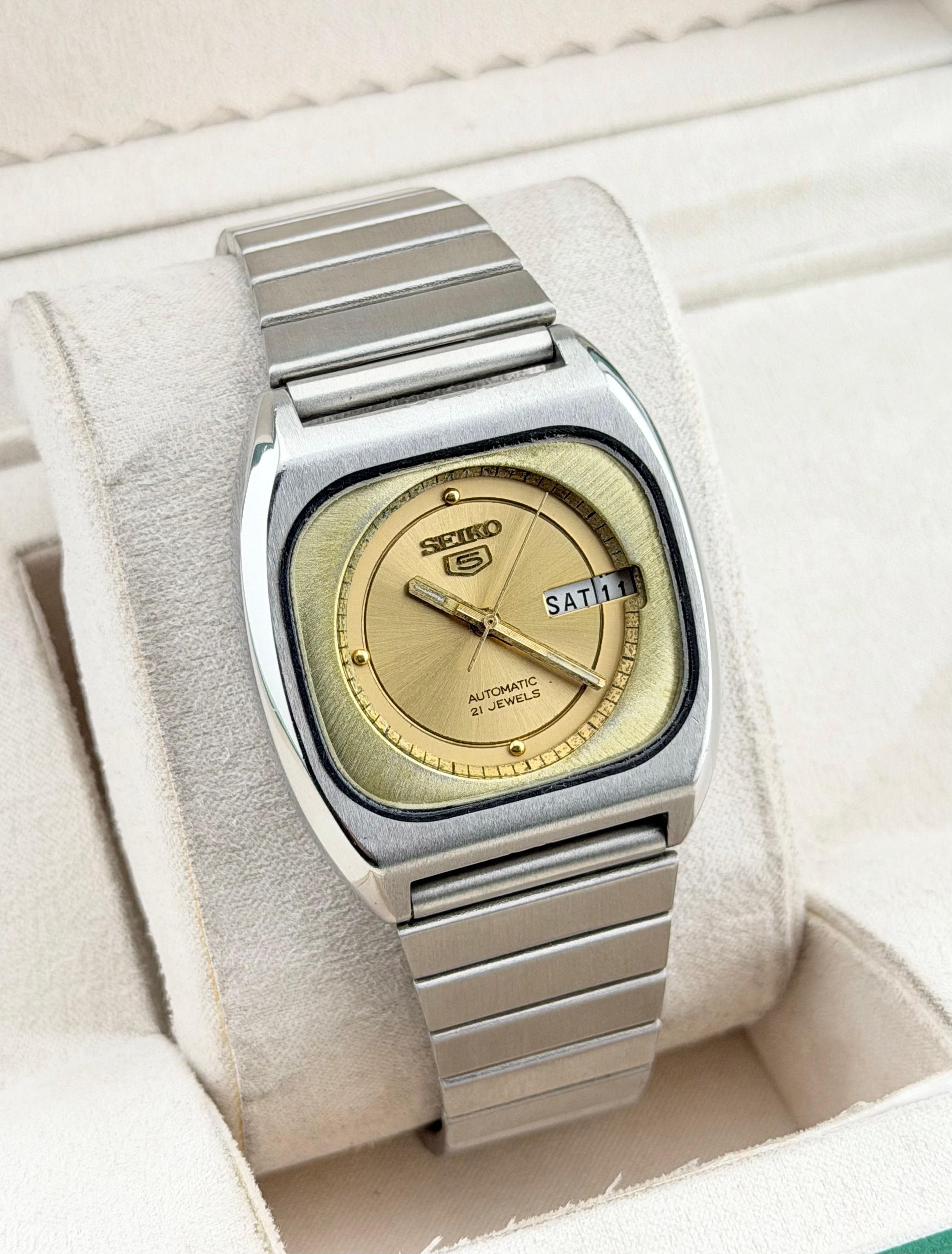 Seiko Vintage Men's Wrist Automatic Watch Size 38 - 2 Thumbnail