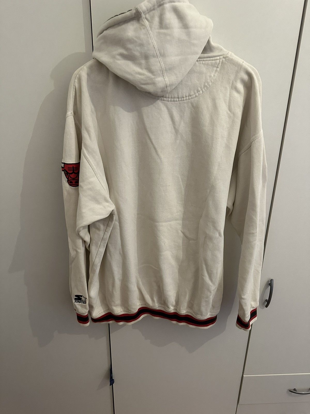 Starter Starter Hoodie Pullover Chicago Bulls Size XL NBA Vintage Size US XL / EU 56 / 4 - 2 Thumbnail