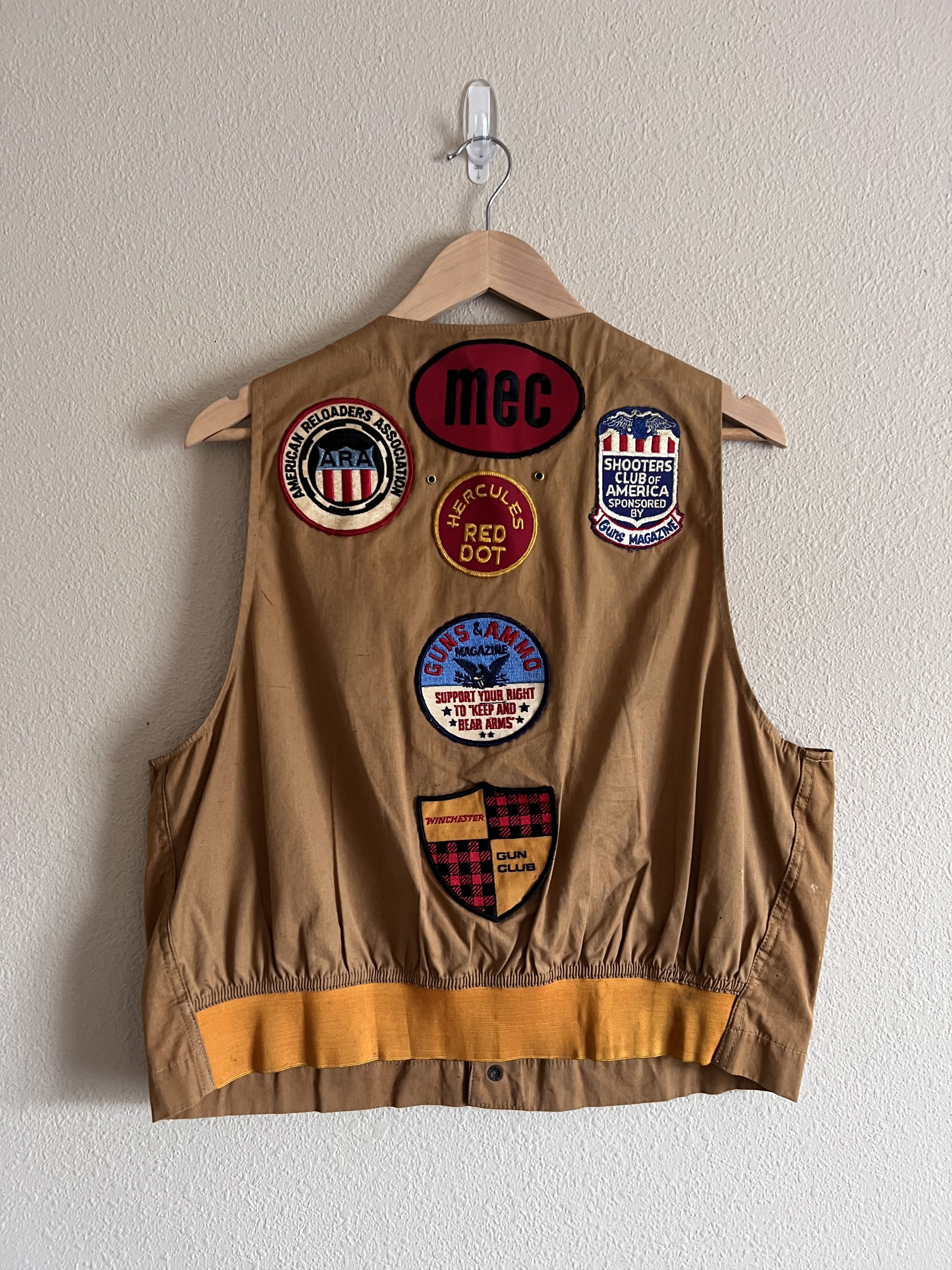 Vintage Vintage 80s Hunting Vest with Patches and Pins Size US L / EU 52-54 / 3 - 6 Thumbnail