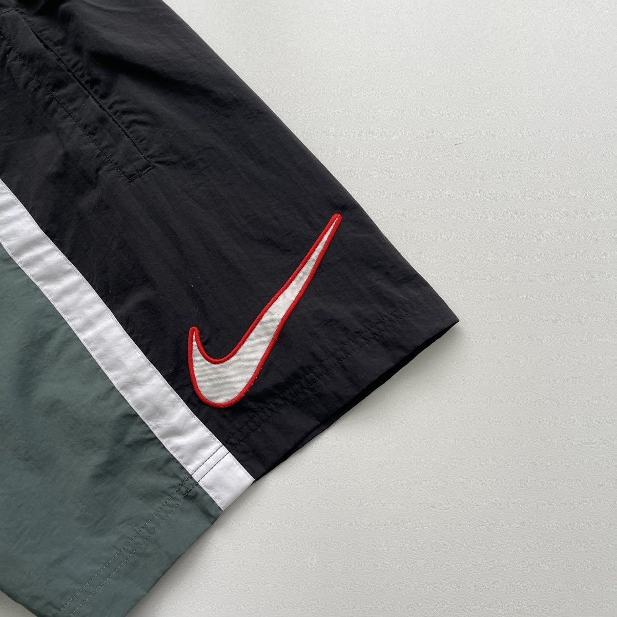 Nike × Vintage Nike Vintage Logo Shorts Green/Black/White Size US 34 / EU 50 - 6 Thumbnail