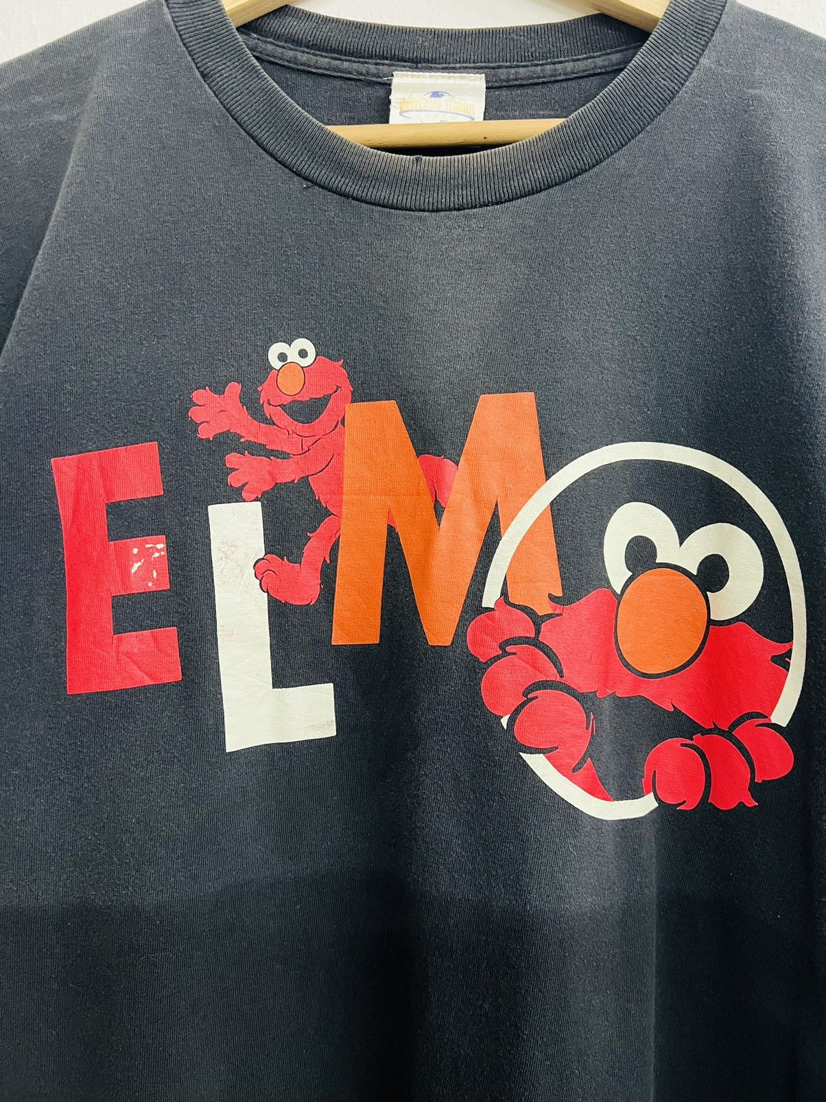Universal Studios × Vintage Vintage Y2K Elmo Sesame Workshop Tee Size US L / EU 52-54 / 3 - 2 Thumbnail