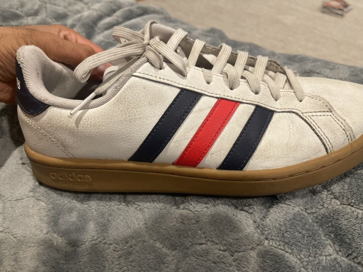 Adidas × Vintage White Adidas Samba Blue And Red Stripes Size 9 Size US 9 / EU 42 - 5 Thumbnail
