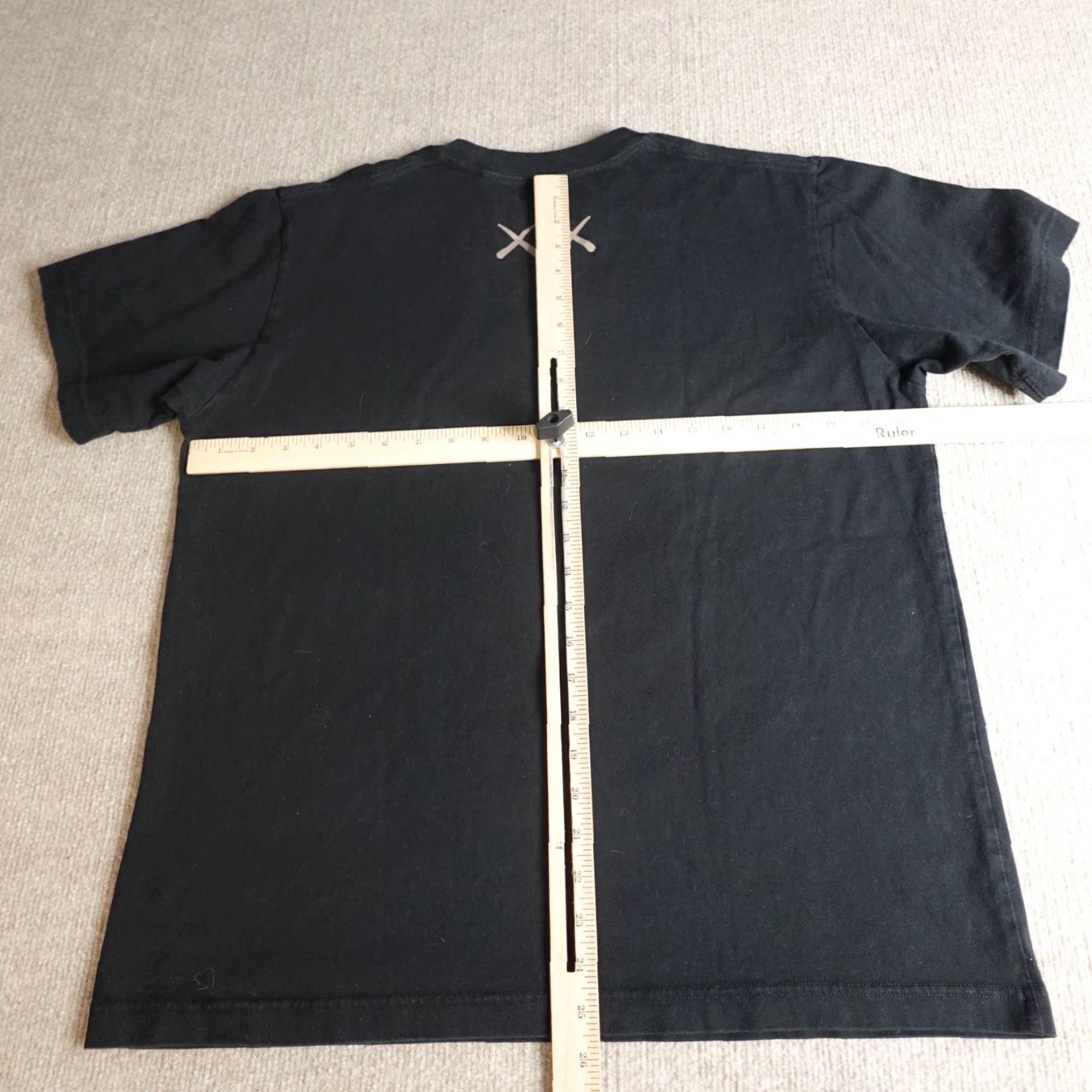 Uniqlo Uniqlo x Kaws Shirt Large Black Double Sided Short Sleeve Crew Neck Men Vintage No Size US L / EU 52-54 / 3 - 5 Thumbnail