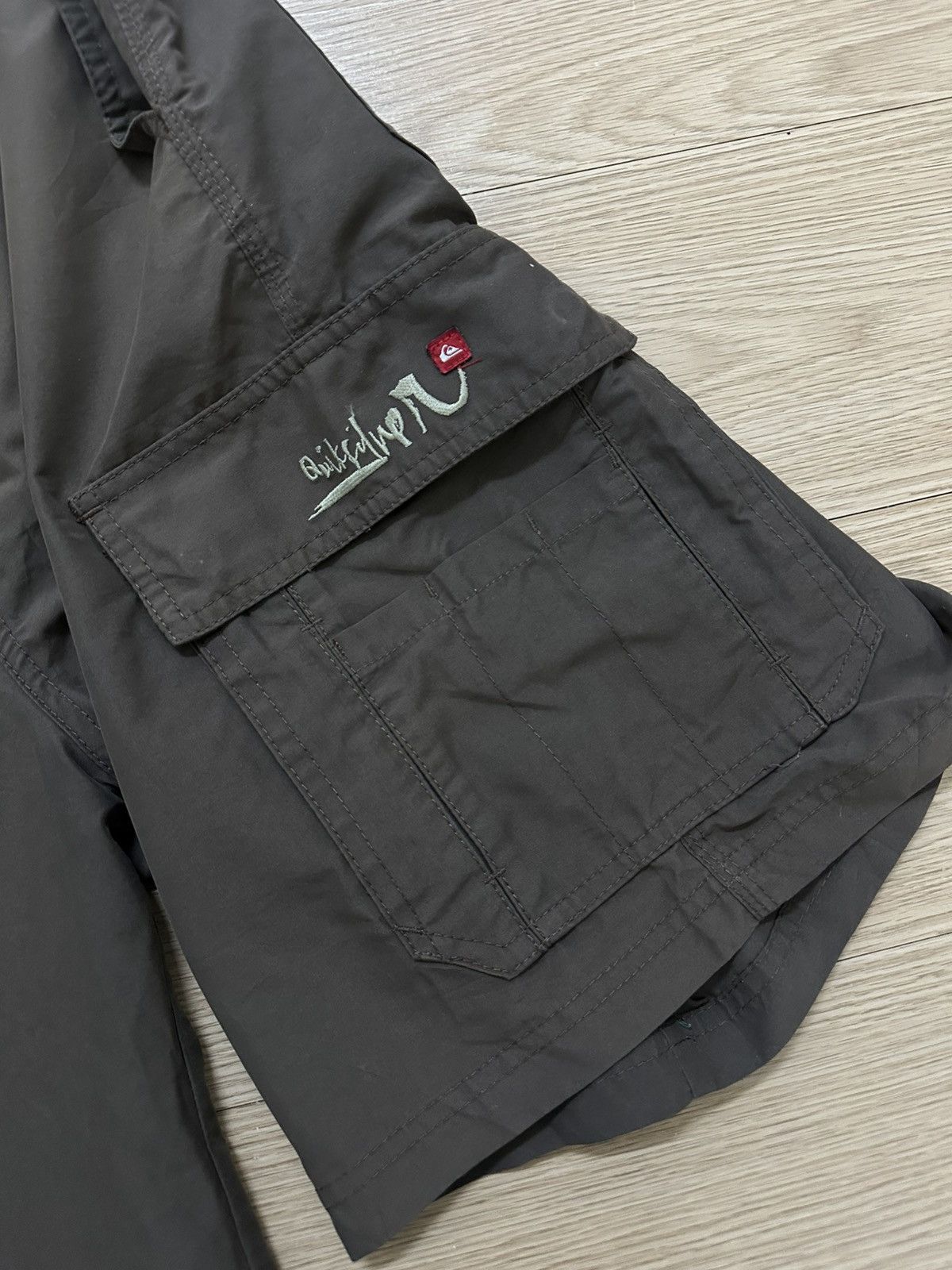 Beauty Beast × Quiksilver × Vintage Vintage Rare Beautiful Quiksilver Multi Pocket Cargo Shorts Size US 34 / EU 50 - 5 Thumbnail