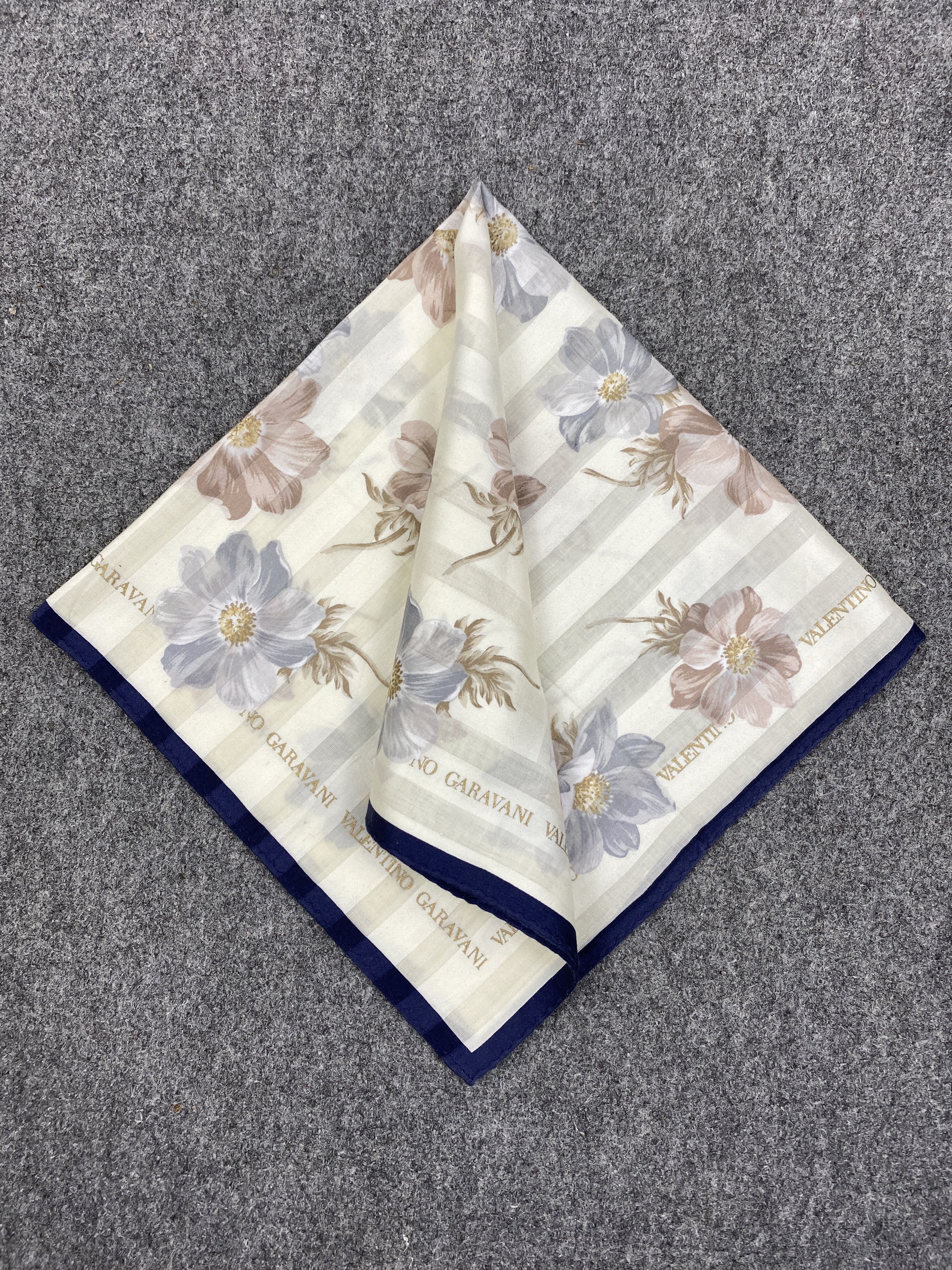 Valentino Valentino Garavani Handkerchief / Neckerchief HKC0560 Size ONE SIZE - 3 Thumbnail