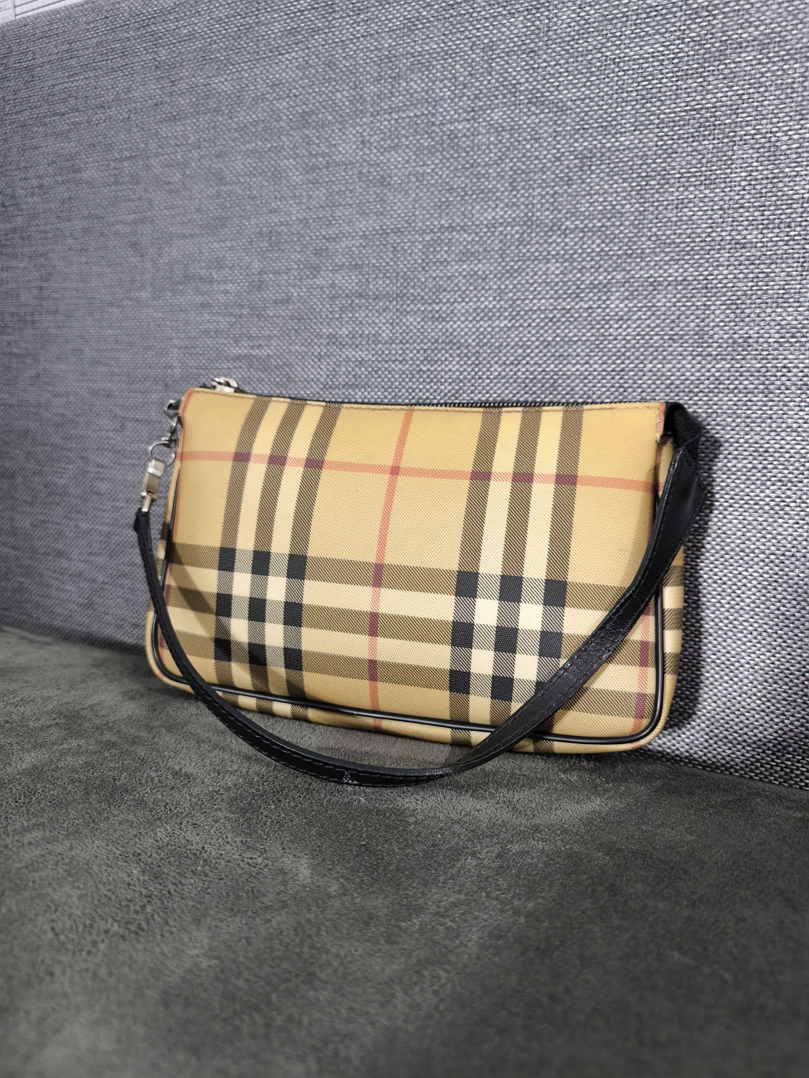 Burberry Classic Pochette バーバリー ビンテージ Burberry Vintage~Nova Check Haymarket Shoulder Bag ~Pochette