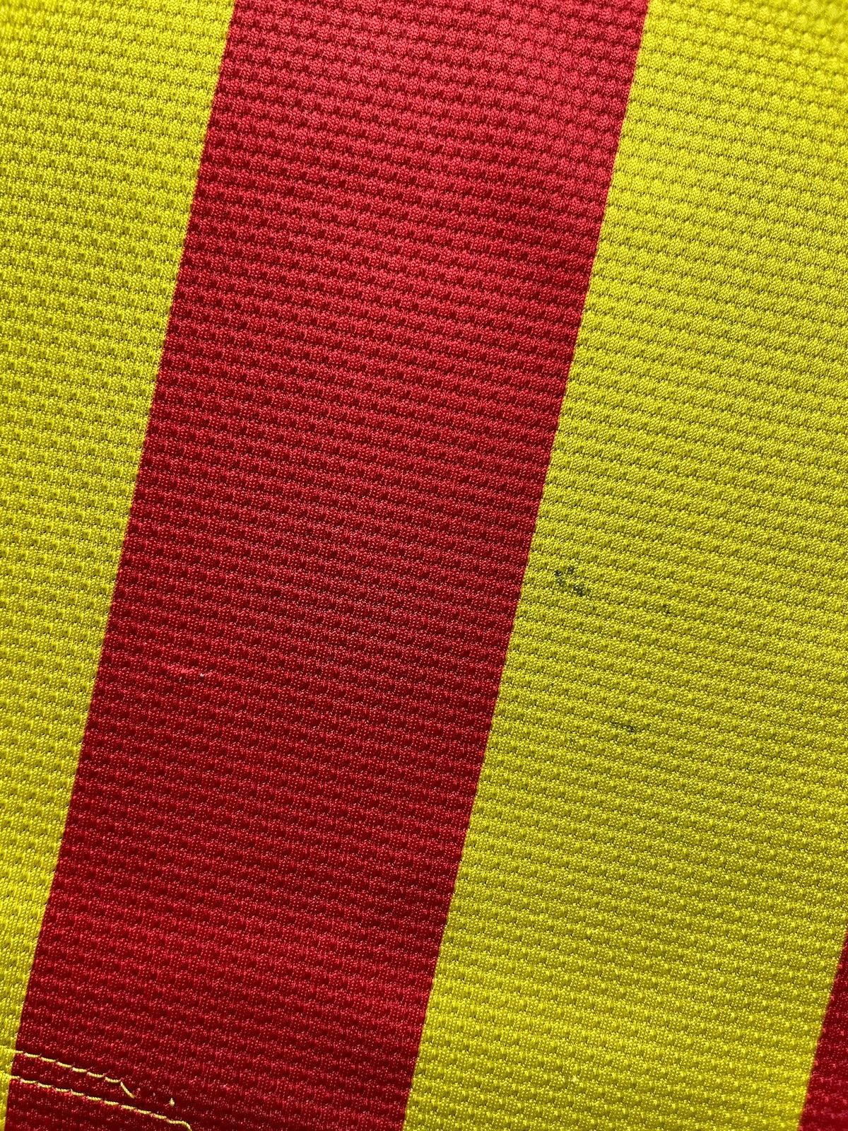Vintage Vintage Nike Barcelona soccer jersey 11 Neymar rare size M Size US M / EU 48-50 / 2 - 11 Thumbnail