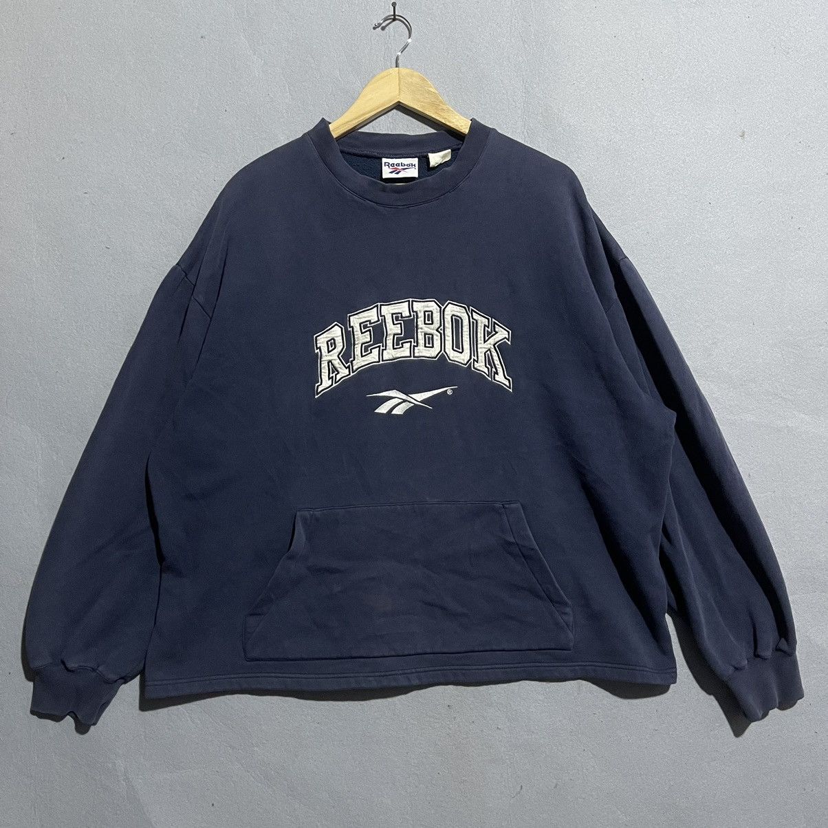 Reebok Vintage 90s Reebok Big Logo Navy Sweatshirt Size US XL / EU 56 / 4 - 1 Thumbnail