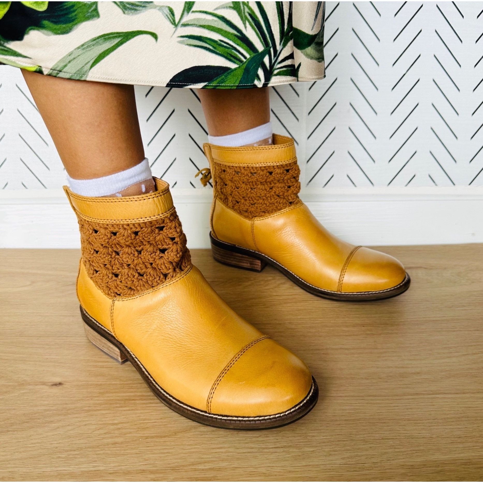Other ⭐Latigo Womens Ankle Boots Booties Sz 7.5 Camel Brown Leathe Size US 7.5 / IT 37.5 - 2 Thumbnail