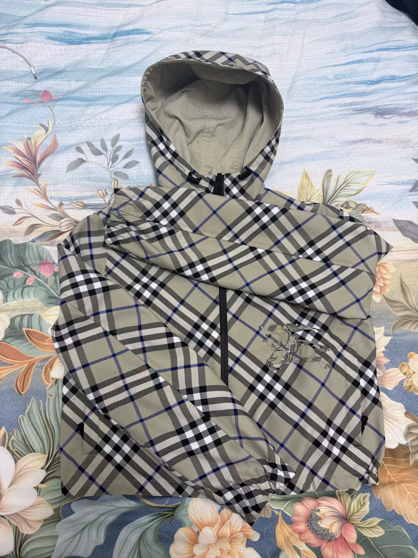 Burberry Burberry Reversible Hooded Jacket Size XS / US 0-2 / IT 36-38 - 1 Thumbnail