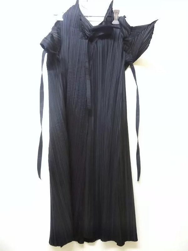 Issey Miyake Issey Miyake size:2 Black petal-tied half skirt Size 22" - 2 Thumbnail
