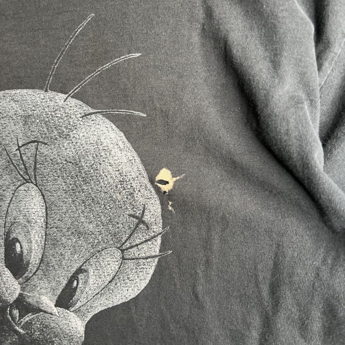 Vintage Vintage 90s Tweety Bird Looney Tunes Big Graphic T-Shirt Size US L / EU 52-54 / 3 - 5 Thumbnail