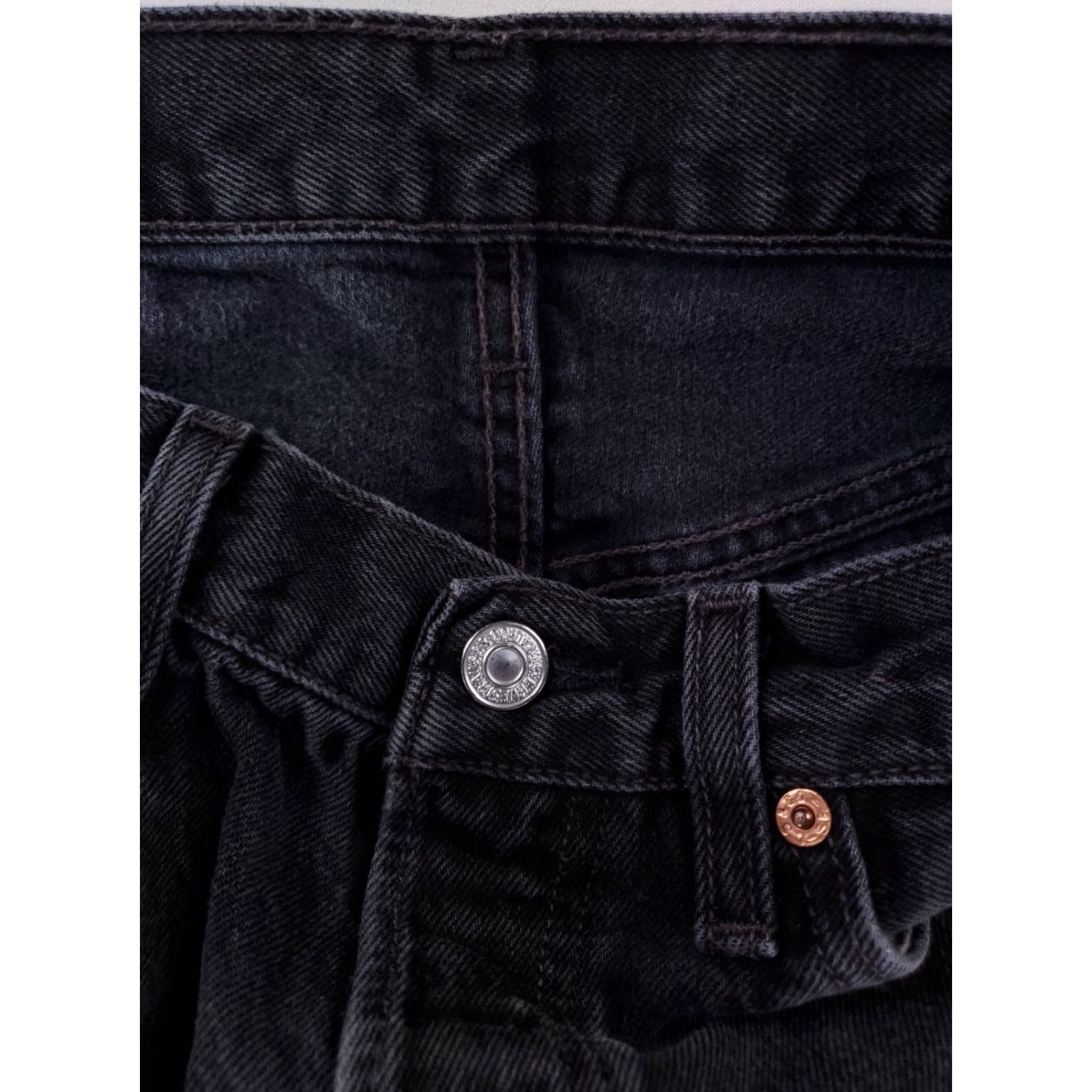 Levi's VINTAGE Levi's 501 VTG 90s Jeans Black Button Fly Mens 32 x 36 32 x 35 Actual Straight Jeans Mens Black 90s Vintage Levi's 501 VTG Jeans Size US 32 / EU 48 - 2 Thumbnail