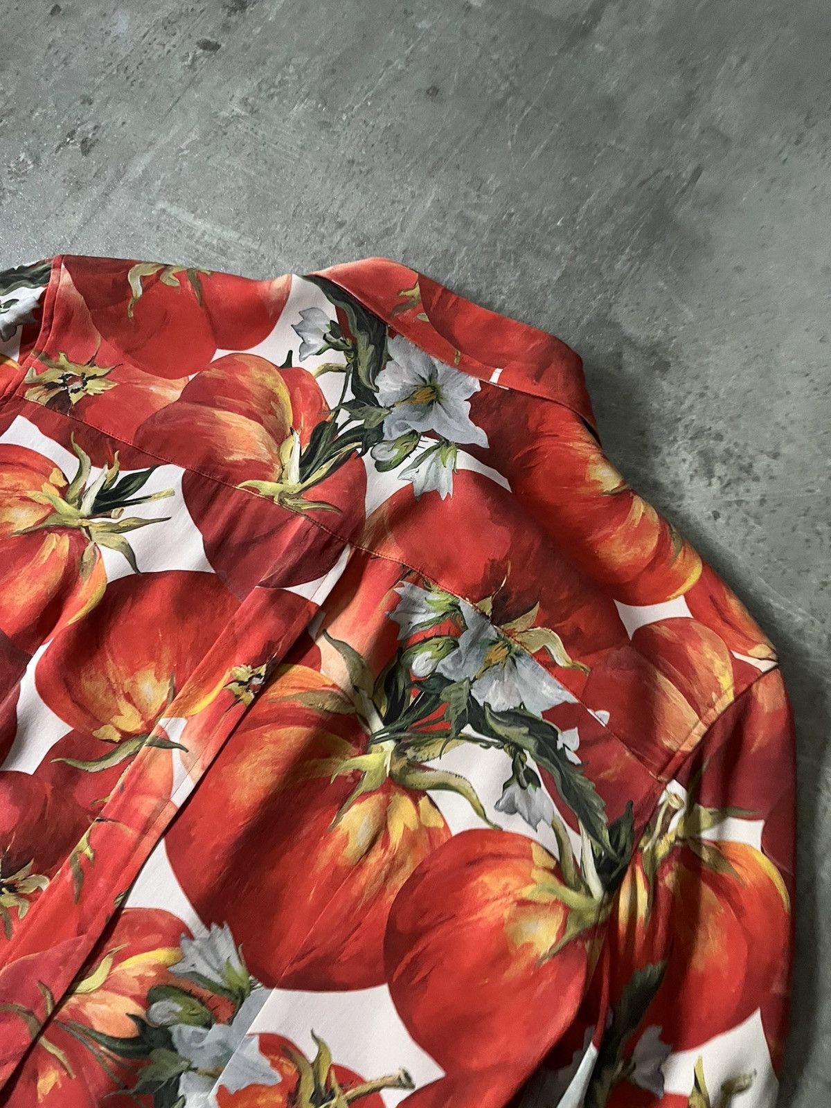Dolce & Gabbana Dolce & Gabbana S/S 2012 silk tomato print shirt Size S / US 4 / IT 40 - 11 Thumbnail