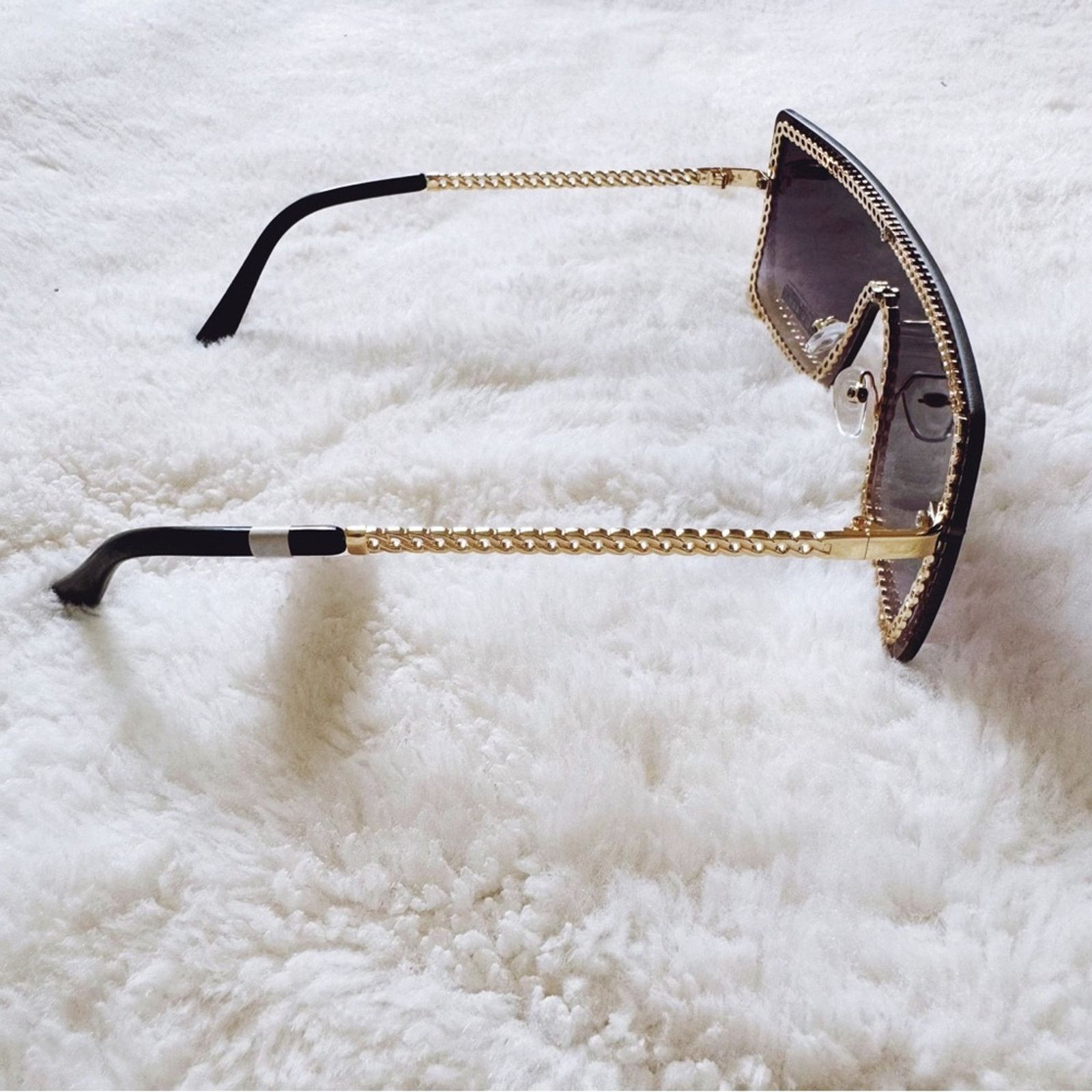 Other Christine Black Two Tone w/ Gold Chain Shield Sunglasses Size ONE SIZE - 7 Thumbnail