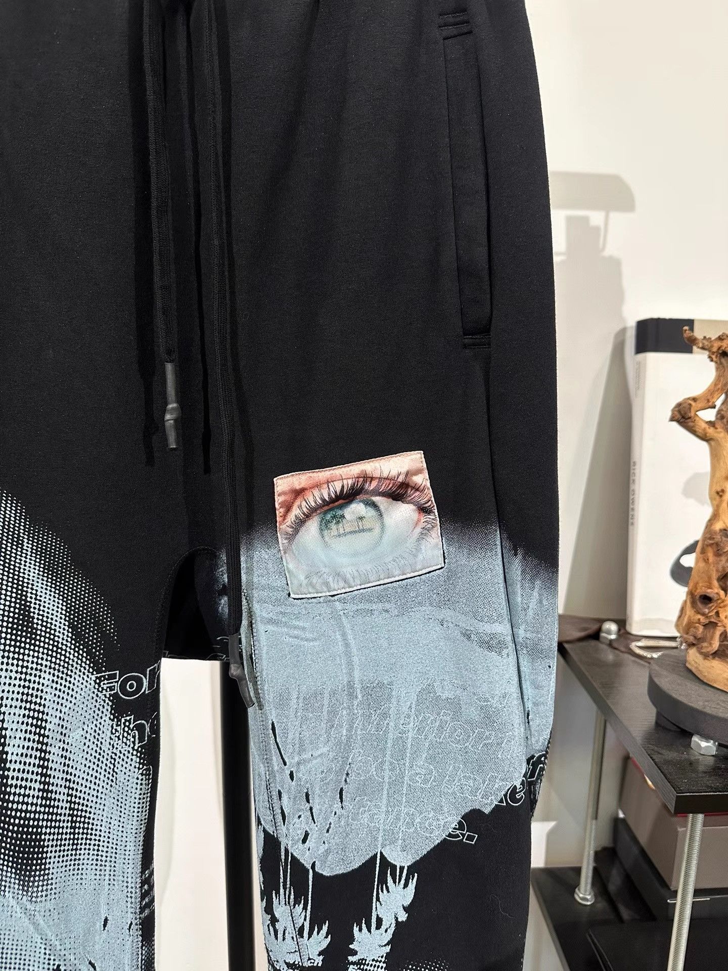 11 By Boris Bidjan Saberi 11by BBS P3C Print Elastic Cuff Sweatpants K35 Size US 27 - 5 Thumbnail