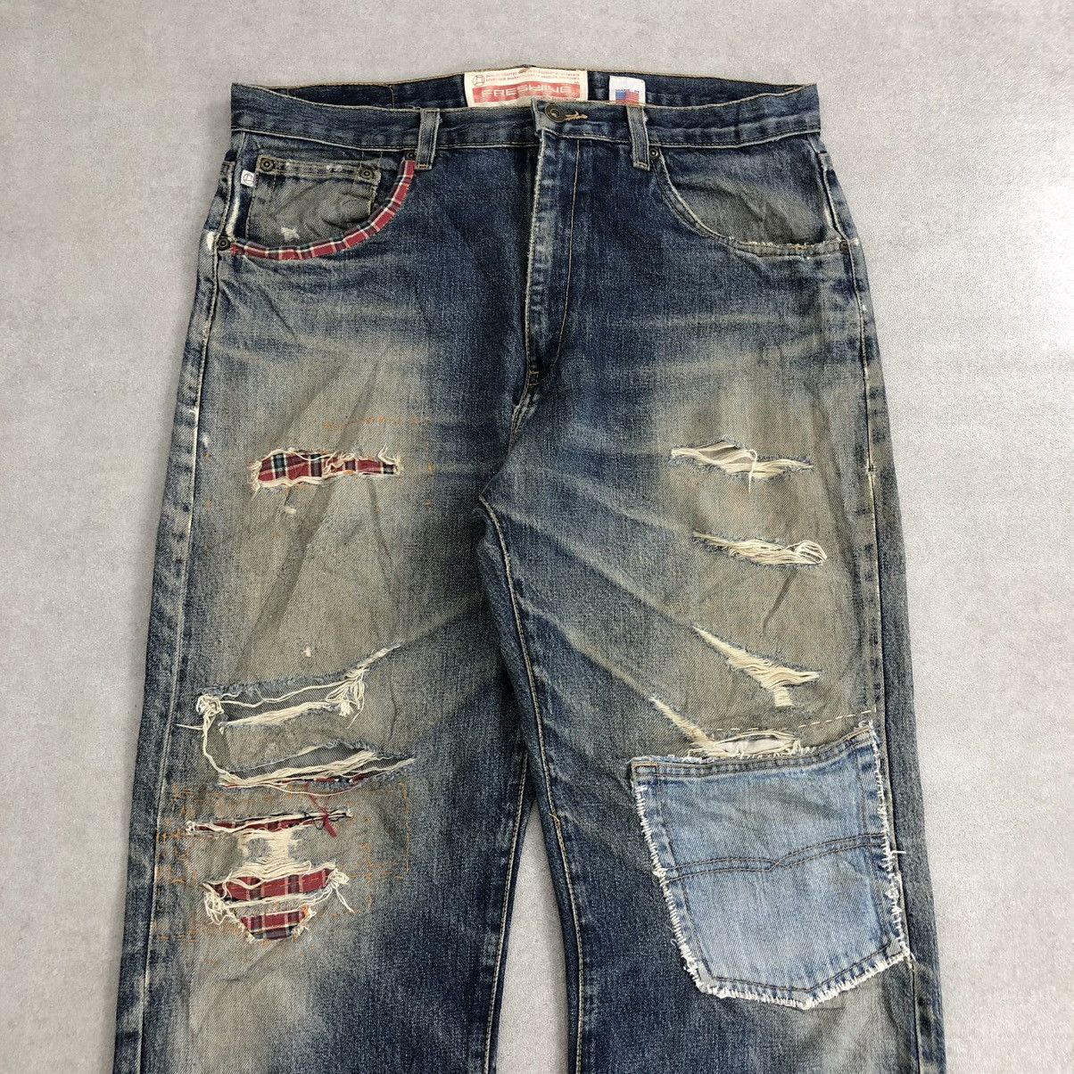 If Six Was Nine × Le Grande Bleu (L.G.B.) 🇺🇸 2000s Fresyjive Distressed Punk Custom Rework Jeans Y2K Size US 34 / EU 50 - 2 Thumbnail