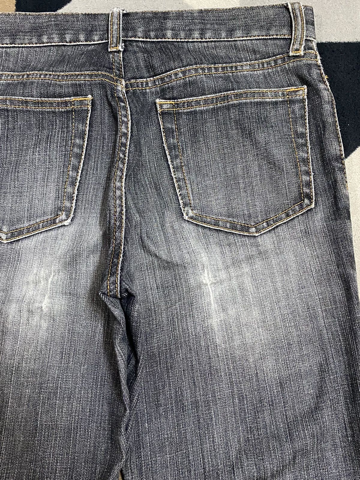 Uniqlo Japanes Uniqlo Black Denim Distressed Flare Jeans Size US 28 / EU 44 - 6 Thumbnail