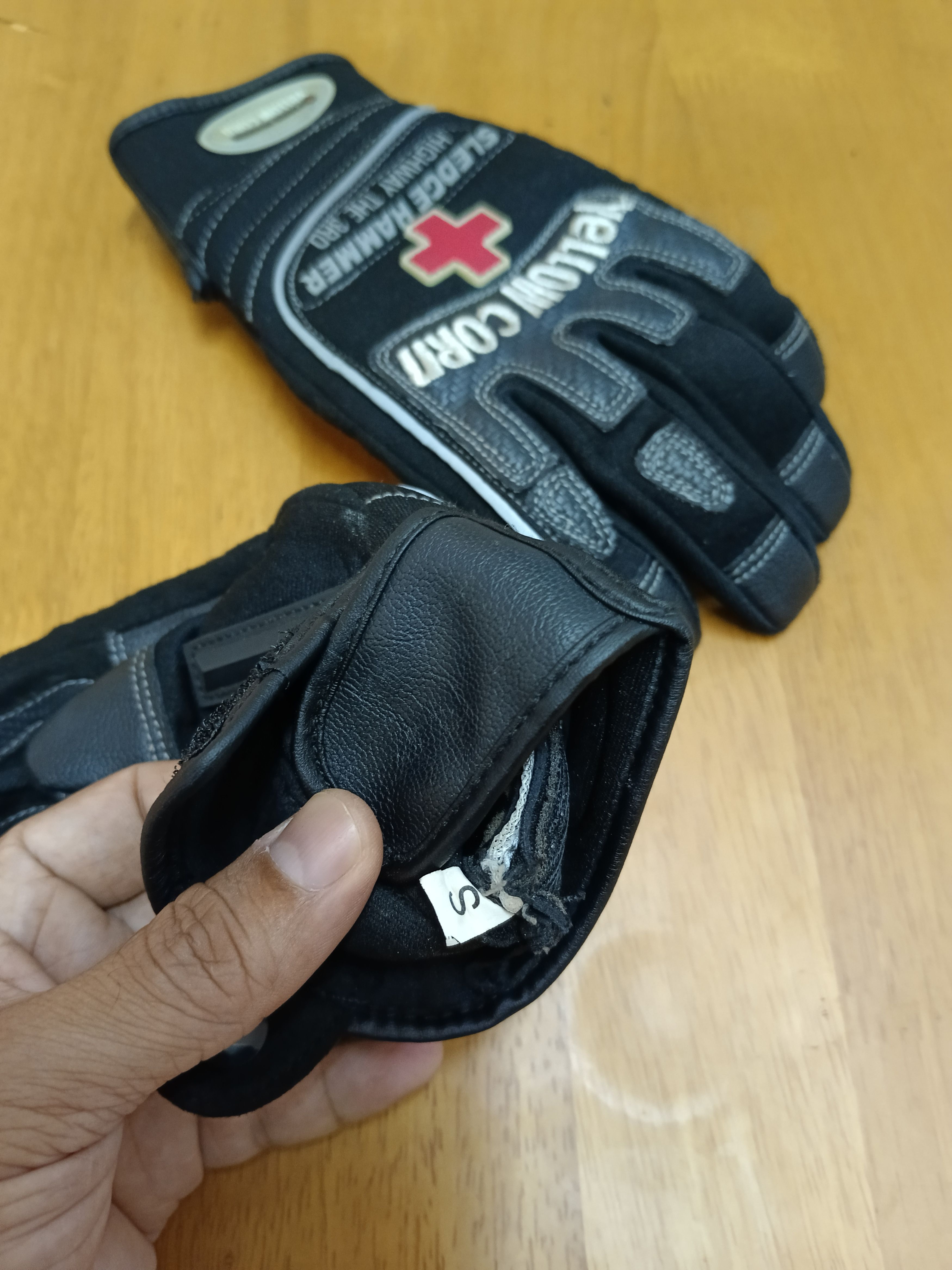 Sports Specialties × YELLOW CORN YELLOW CORN GLOVES (SIZE S) Size ONE SIZE - 4 Thumbnail