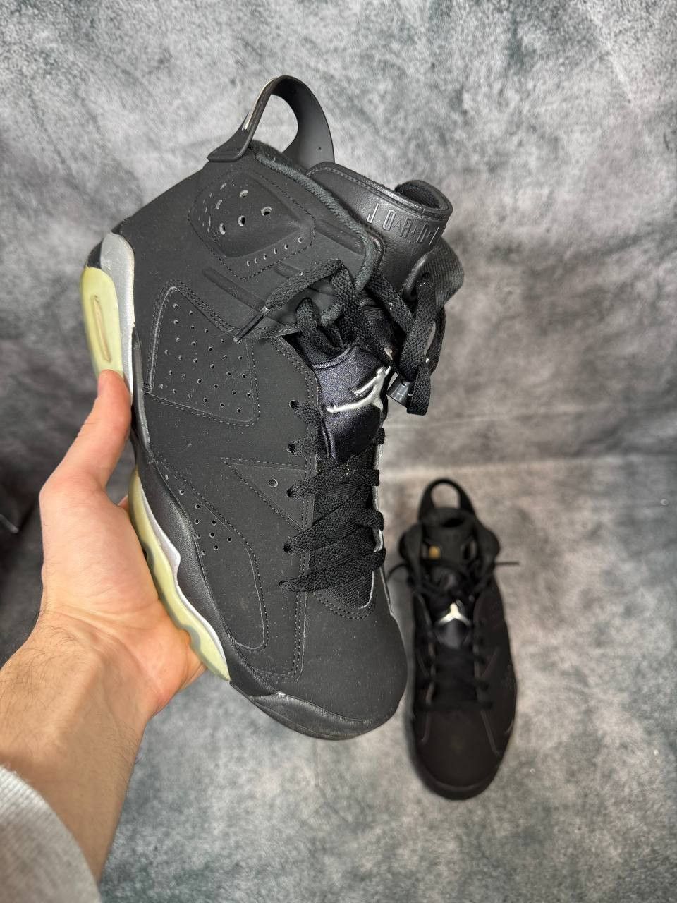Jordan Brand Size 9.5 | Jordan 6 Chrome No Box | Pre-Owned Size US 9.5 / EU 42-43 - 1 Thumbnail