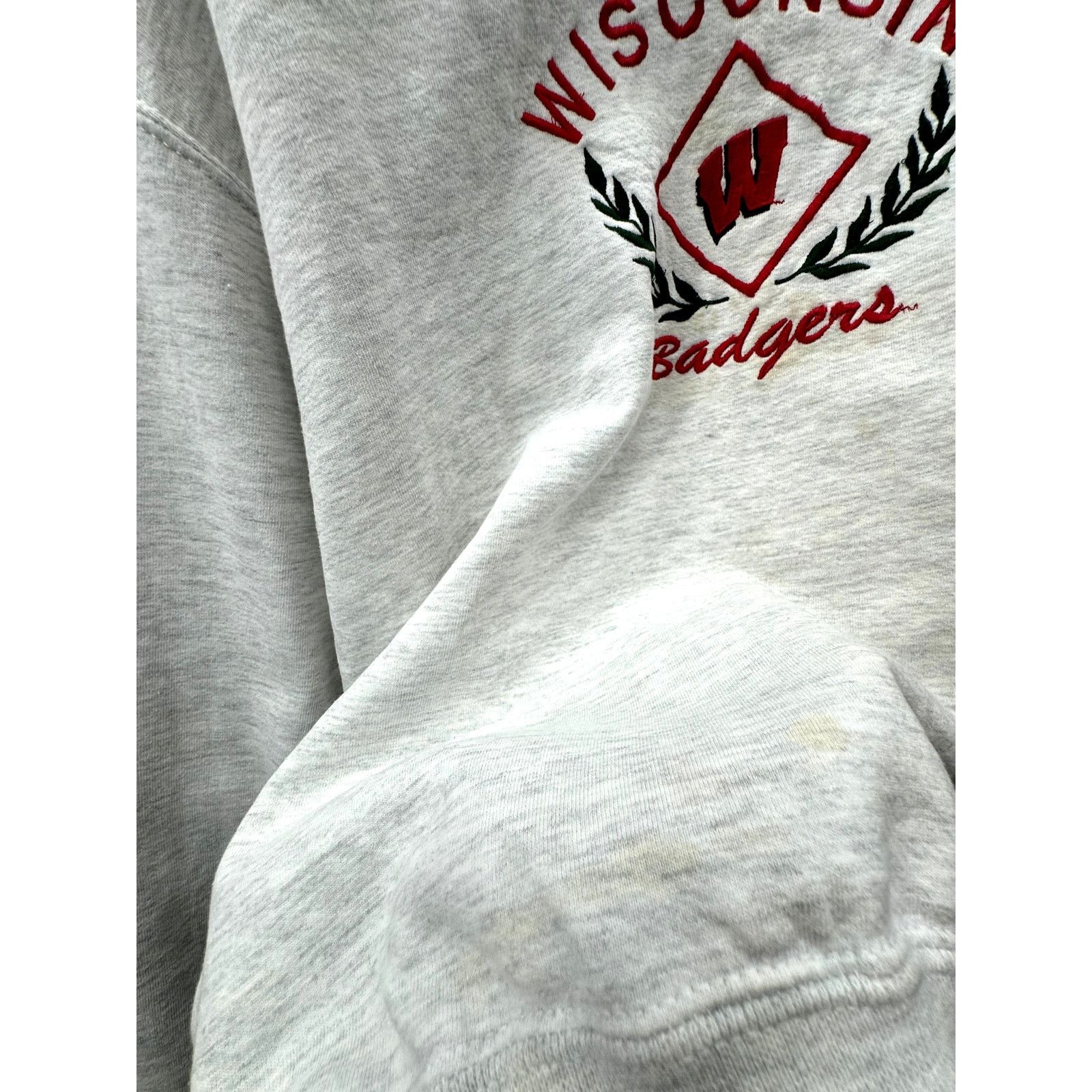 Vintage 1990's Wisconsin University Badgers Embroidered Crewneck Size US XL / EU 56 / 4 - 8 Thumbnail