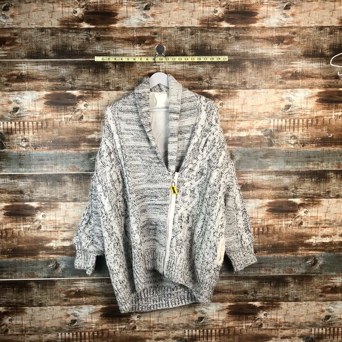 Aran Isles Knitwear Jeansis White Cardigan cable Knitwear #A1995 Size US XL / EU 56 / 4 - 1 Thumbnail