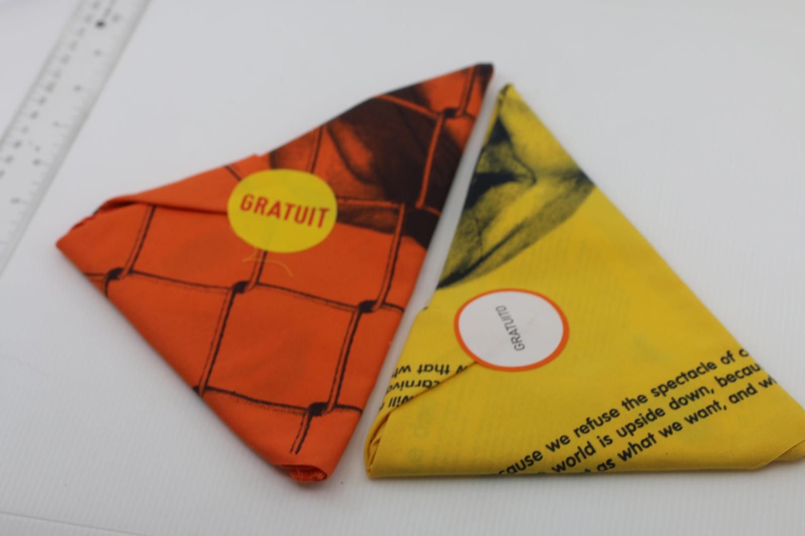 The Unbranded Brand Vintage Promotional Bandana Lot – “GRATUIT” Graphic Scarves Size ONE SIZE - 1 Thumbnail