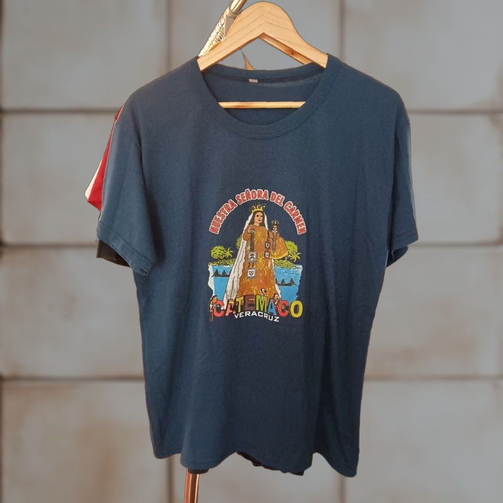 Vintage VINTAGE Nuestra Senora Del Carmen Catemaco Veracruz T-shirt Mens L Blue Religion Shirt Size US L / EU 52-54 / 3 - 1 Thumbnail