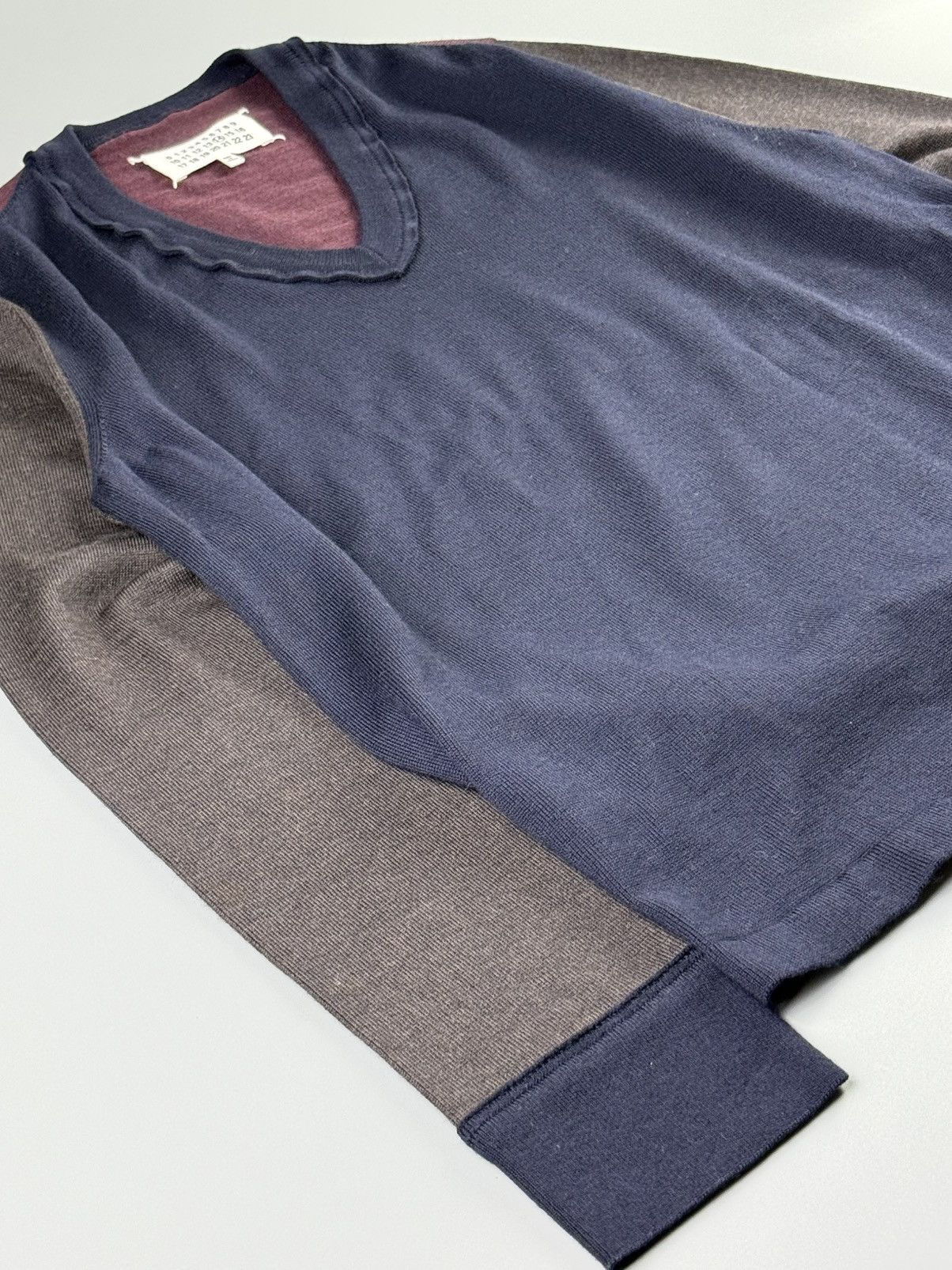 Maison Margiela Maison Margiela - A/W15 - Tricolor V-neck Knit Sweater Size US S / EU 44-46 / 1 - 5 Thumbnail