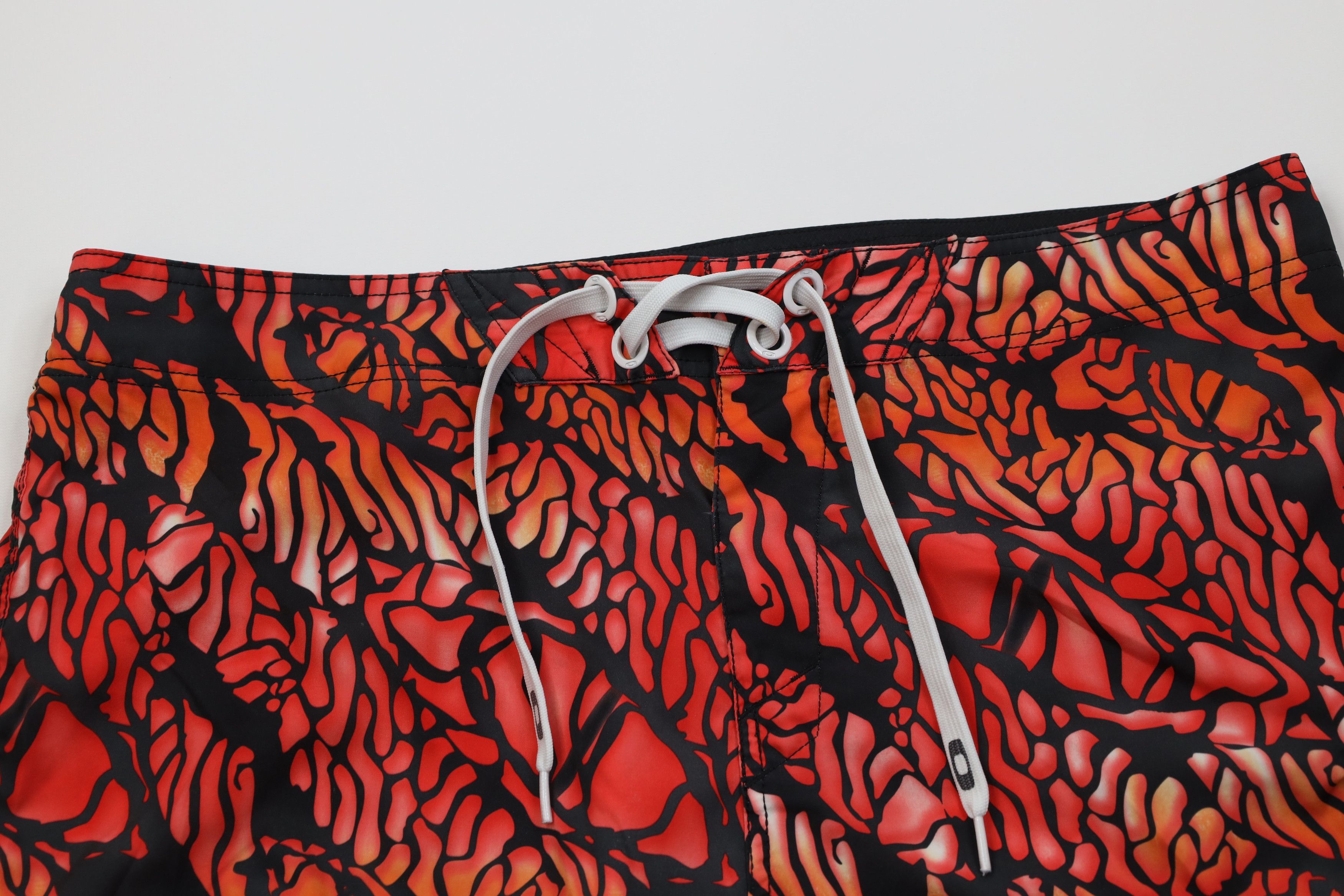 Oakley Vintage Oakley O Logo Abstract Hybrid Board Shorts Trunks Size US 38 / EU 54 - 2 Thumbnail